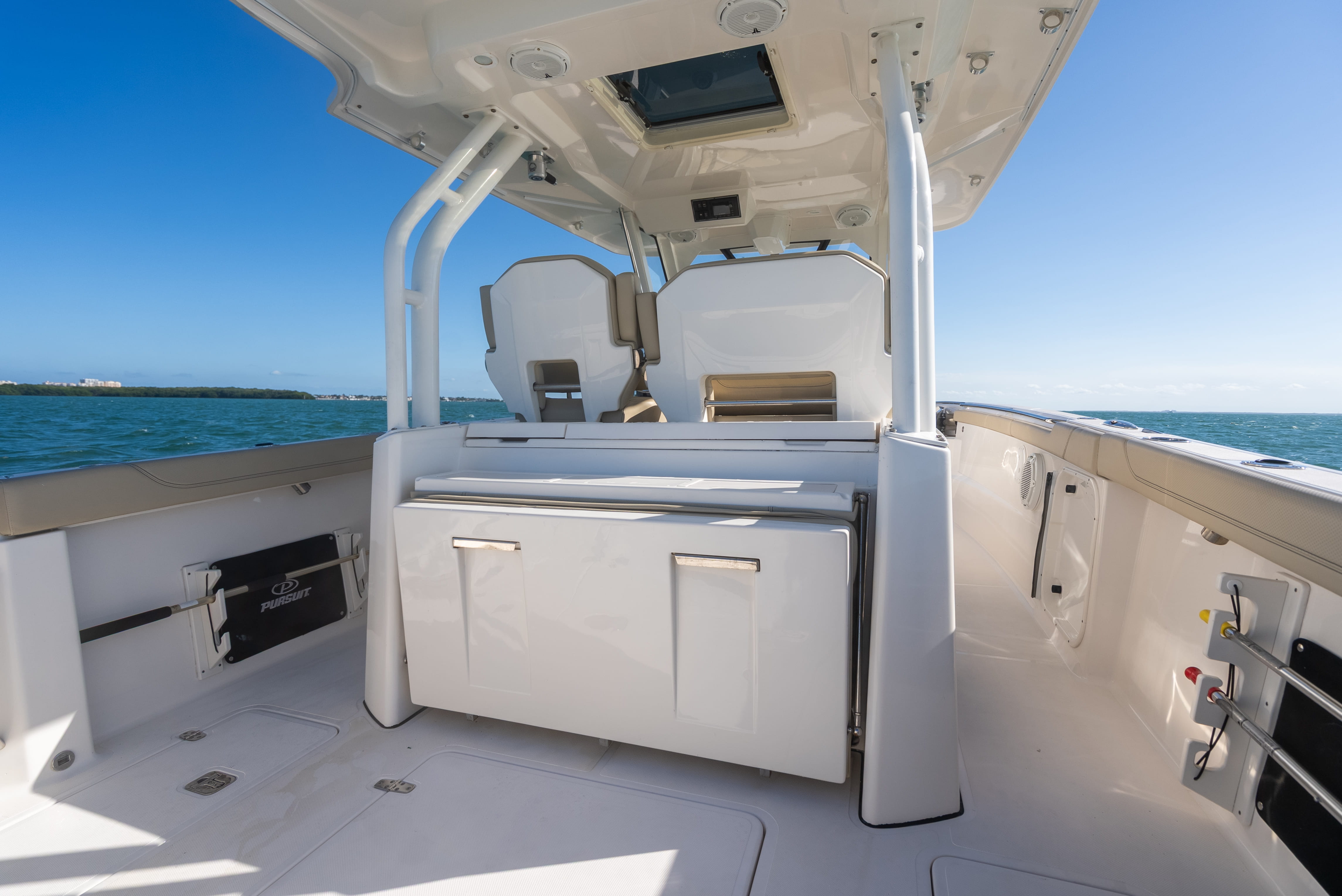 2018 Pursuit S 328 Sport