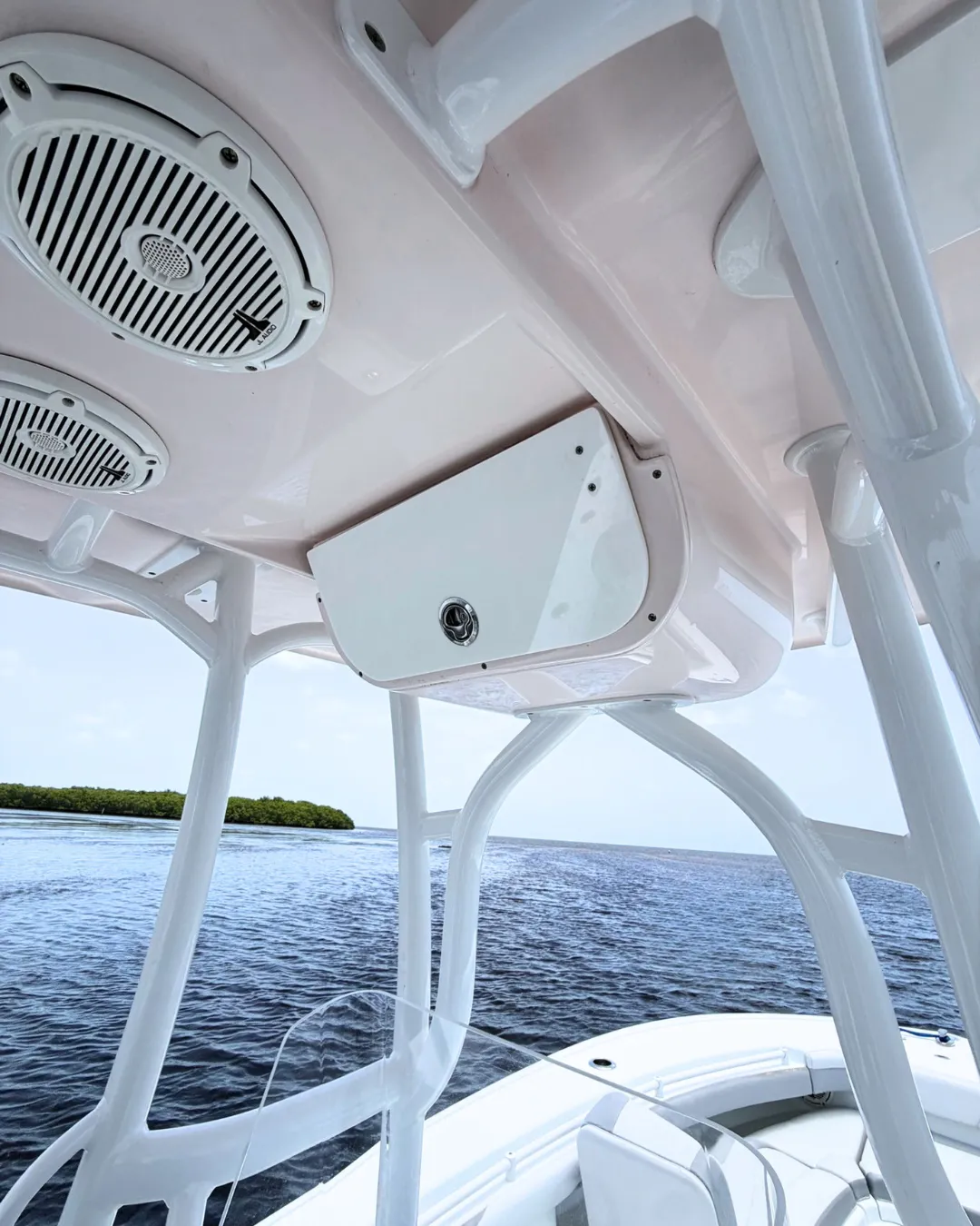 2018 Yellowfin 26 Hybrid