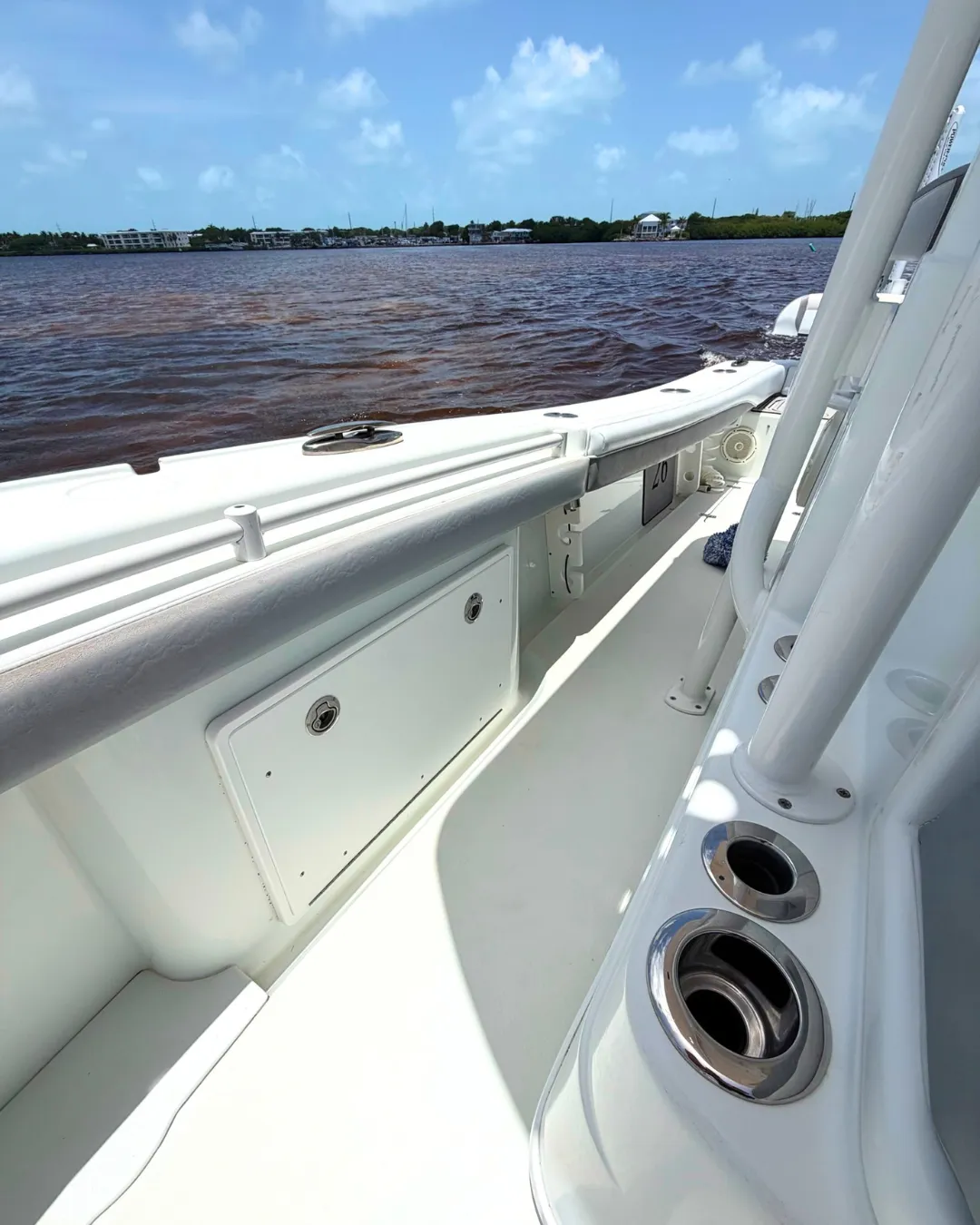 2018 Yellowfin 26 Hybrid