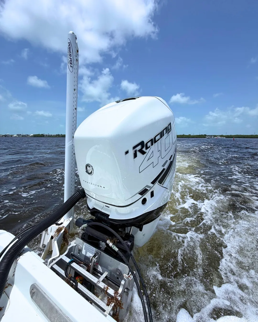 2018 Yellowfin 26 Hybrid