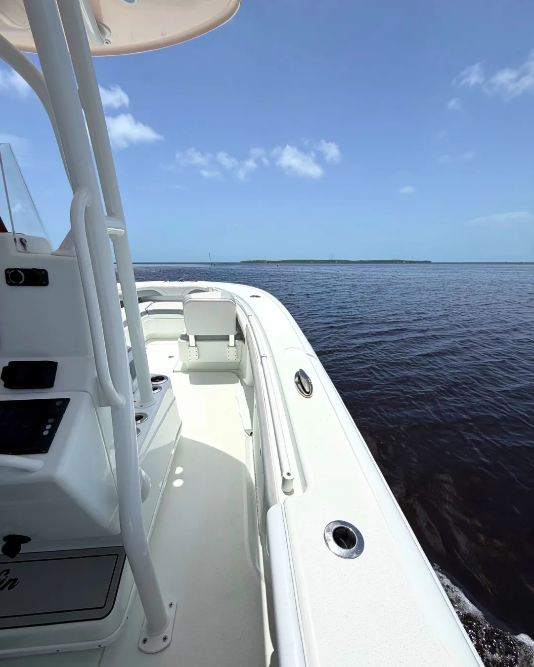 2018 Yellowfin 26 Hybrid