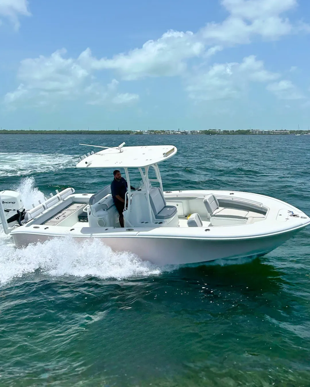 2018 Yellowfin 26 Hybrid