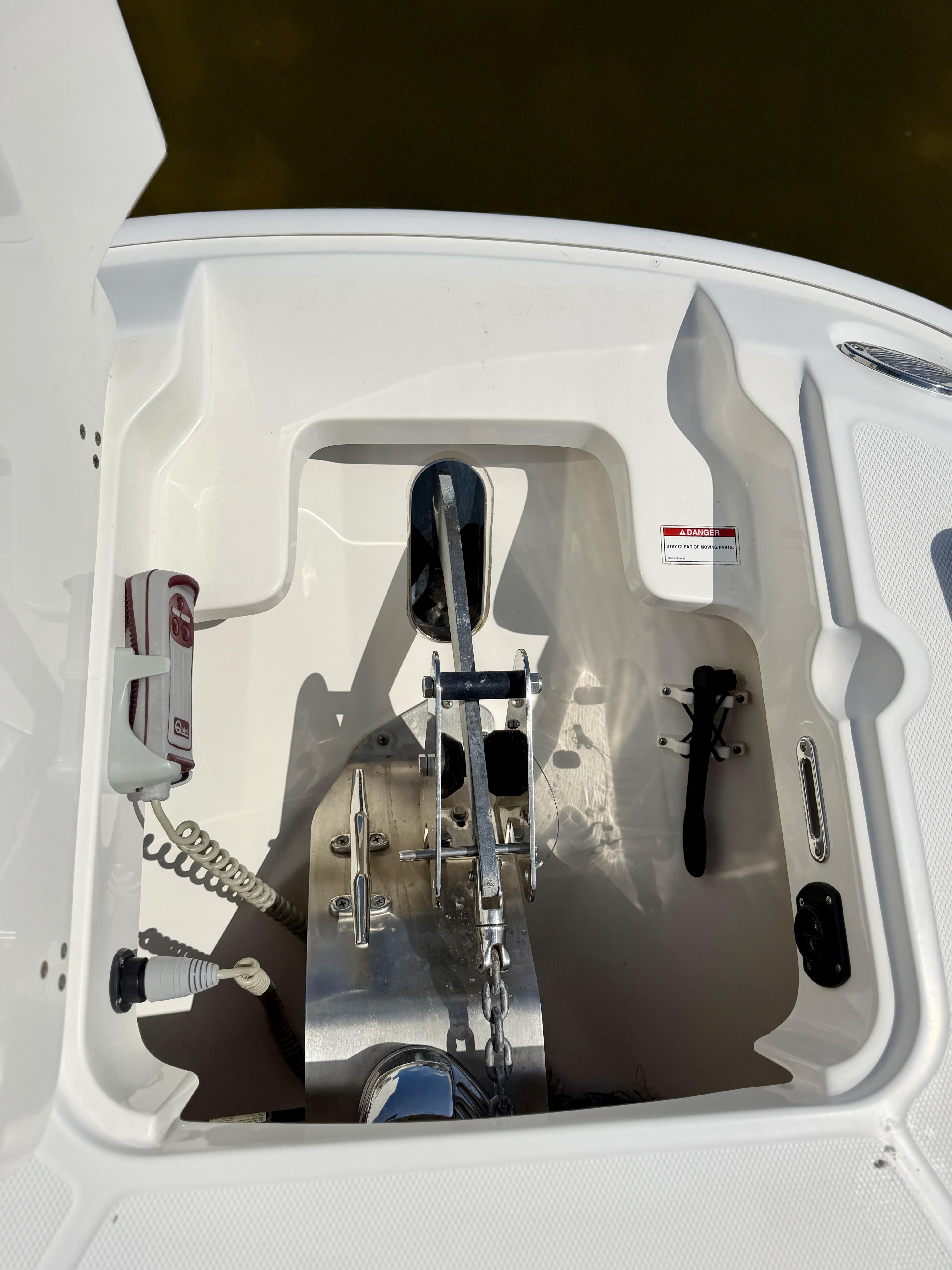 2017 Boston Whaler 270 Dauntless