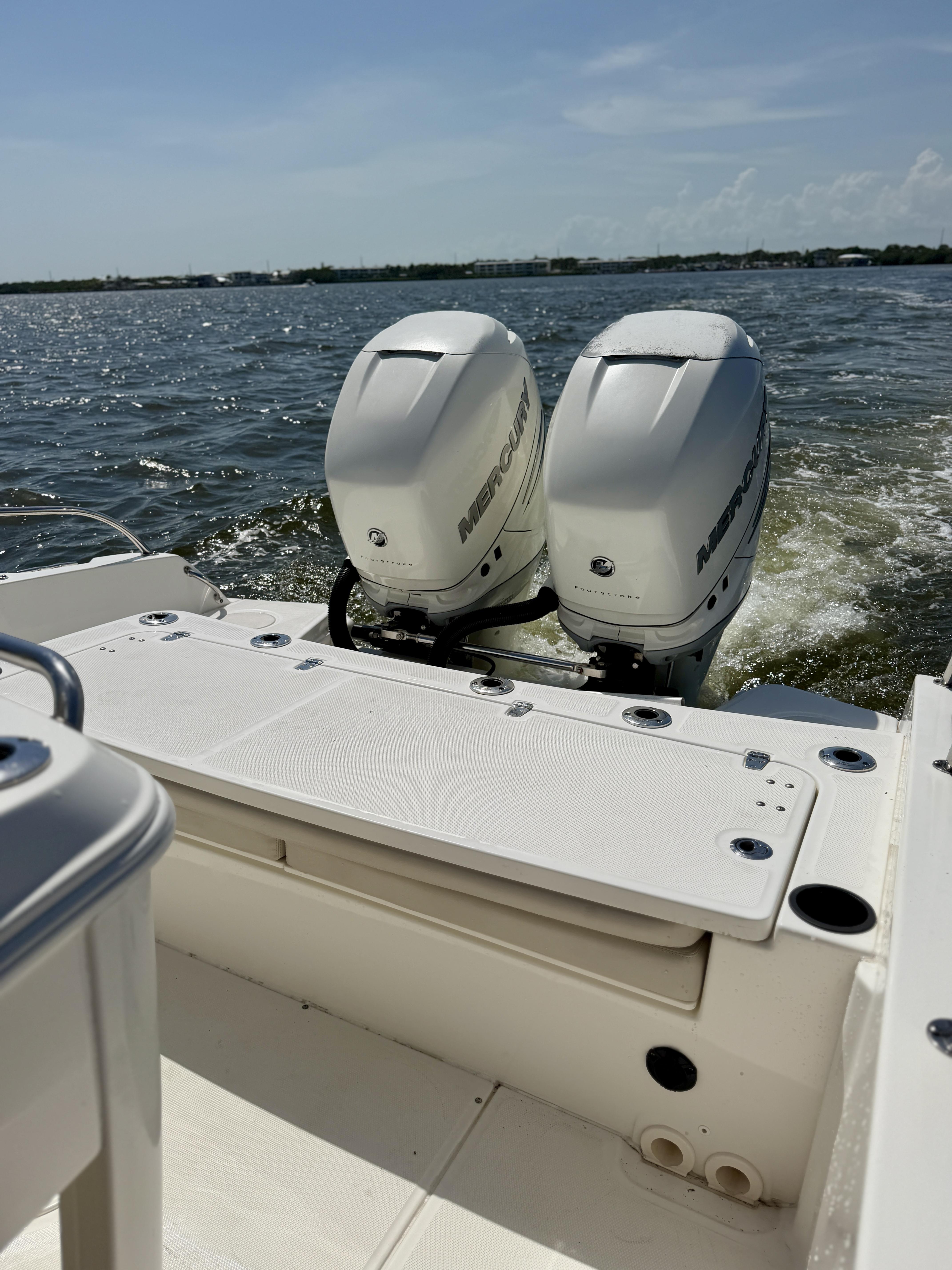 2017 Boston Whaler 270 Dauntless