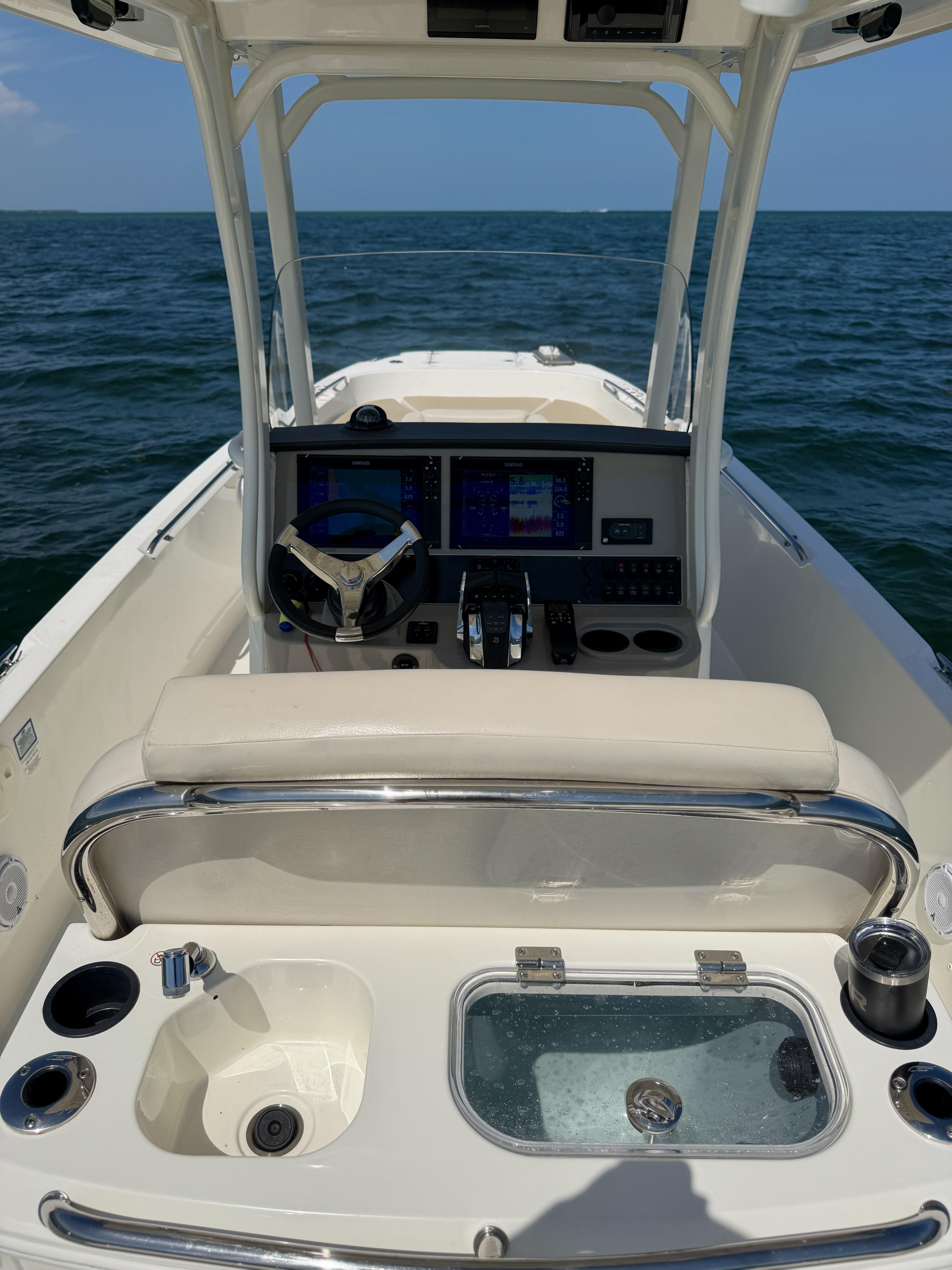 2017 Boston Whaler 270 Dauntless