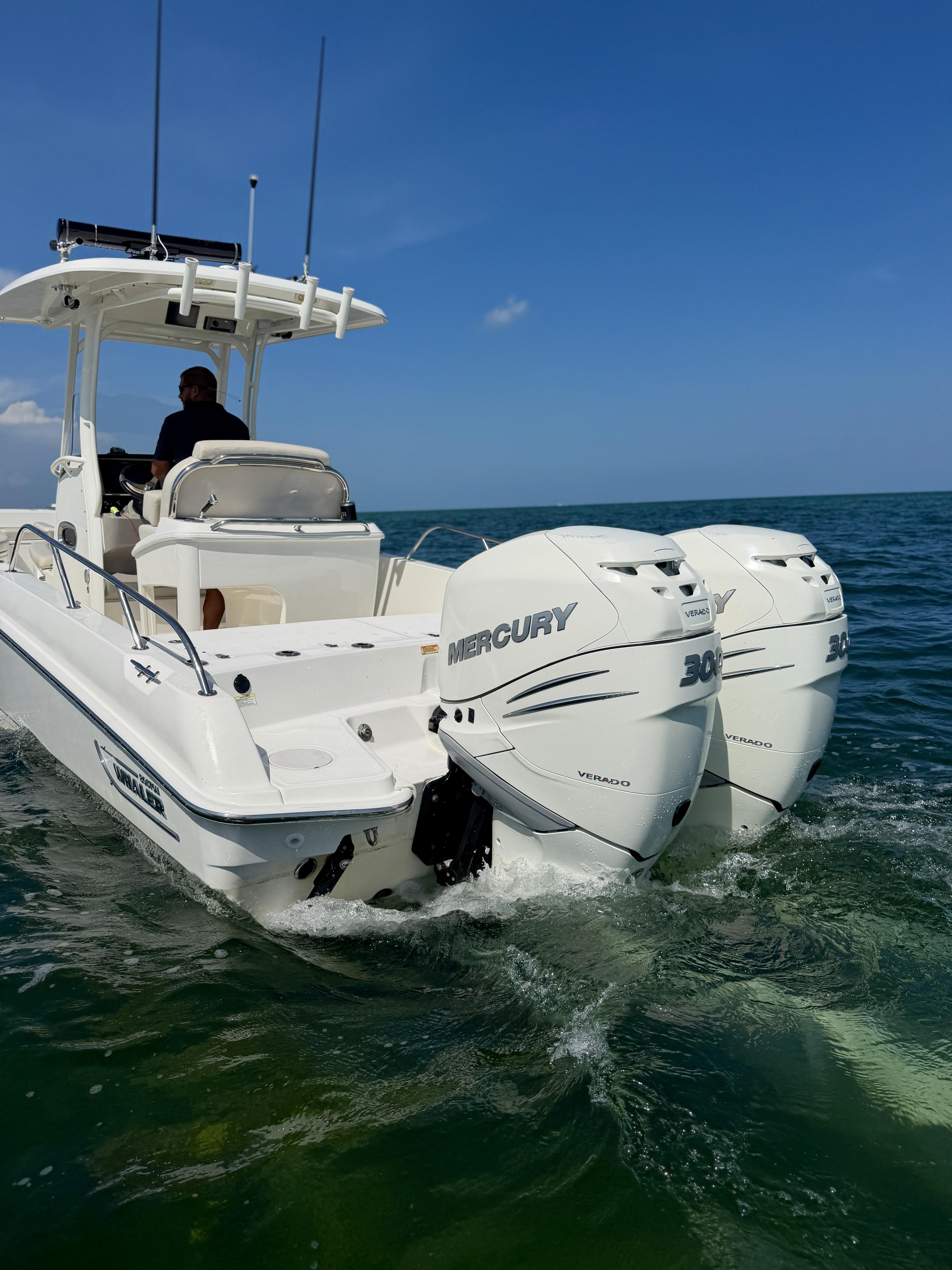 2017 Boston Whaler 270 Dauntless