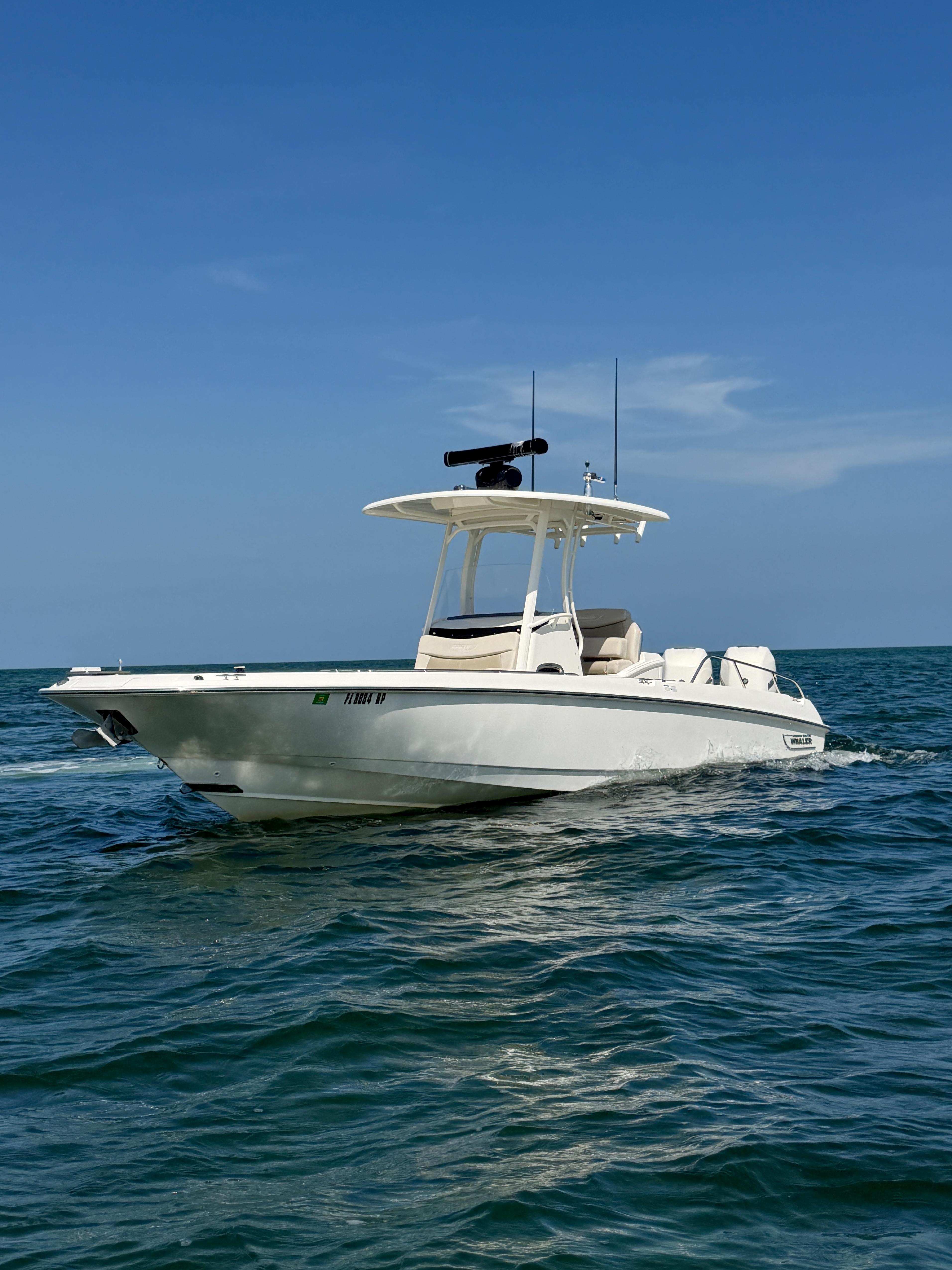 2017 Boston Whaler 270 Dauntless