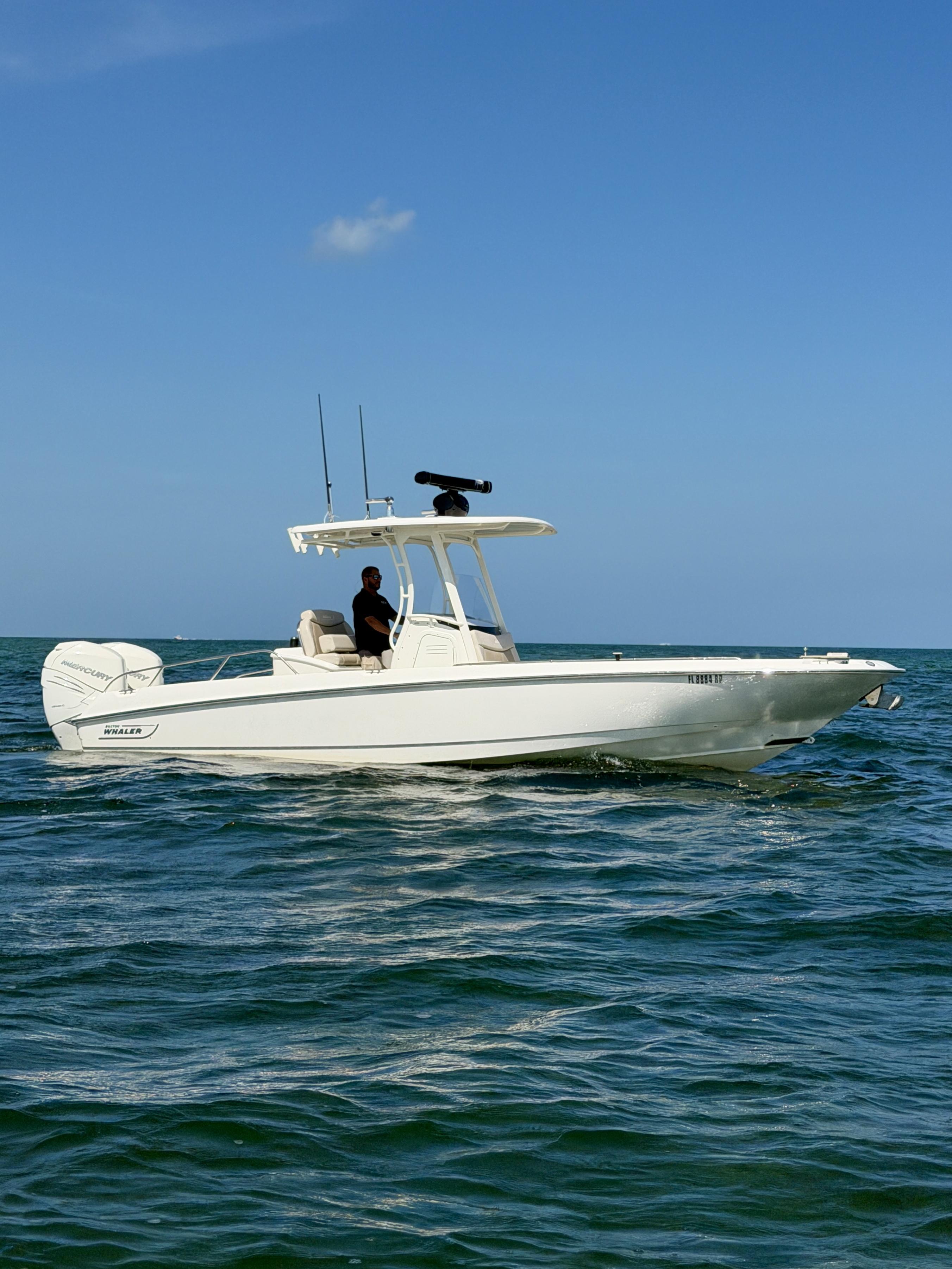 2017 Boston Whaler 270 Dauntless