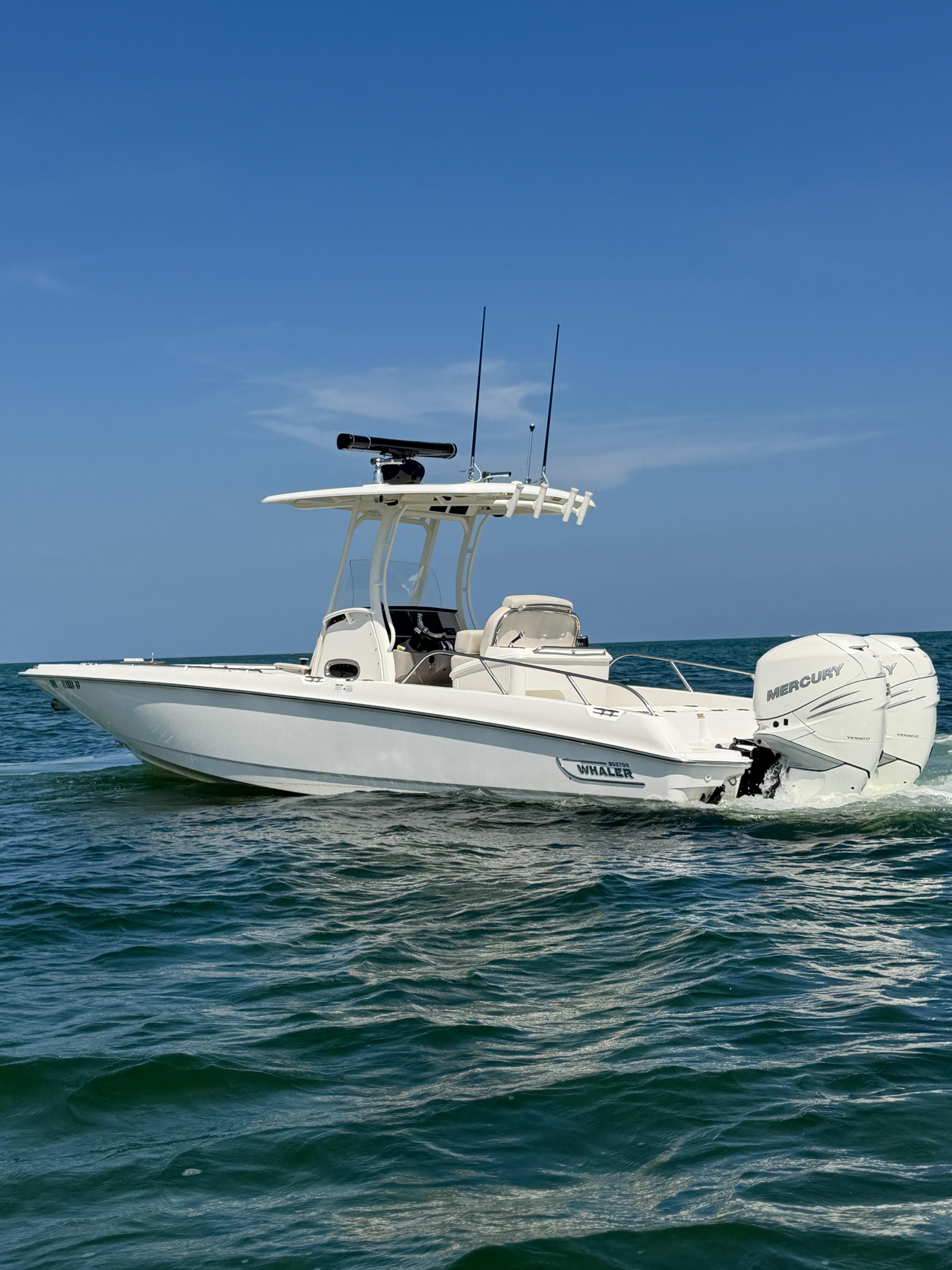 2017 Boston Whaler 270 Dauntless