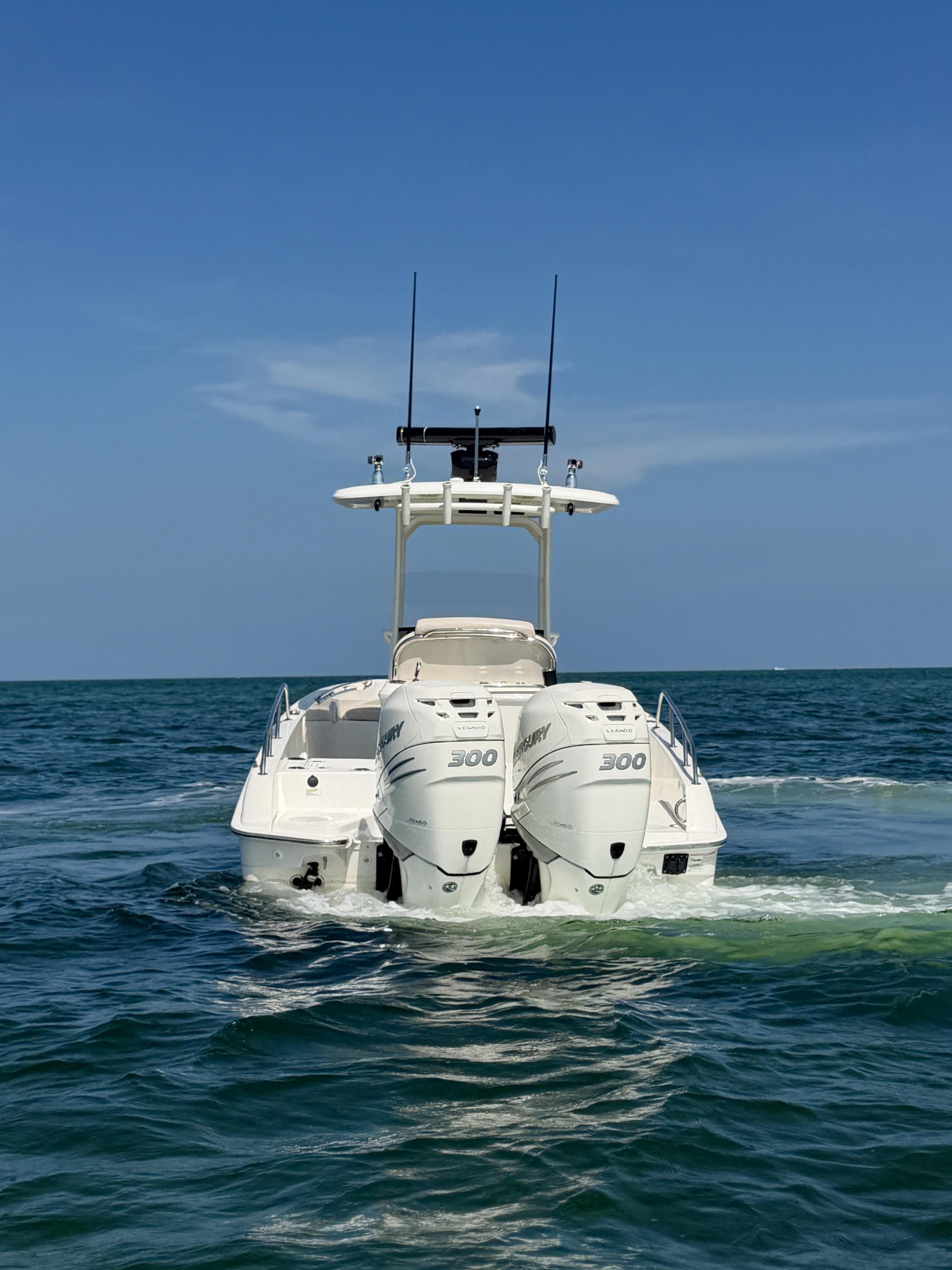 2017 Boston Whaler 270 Dauntless