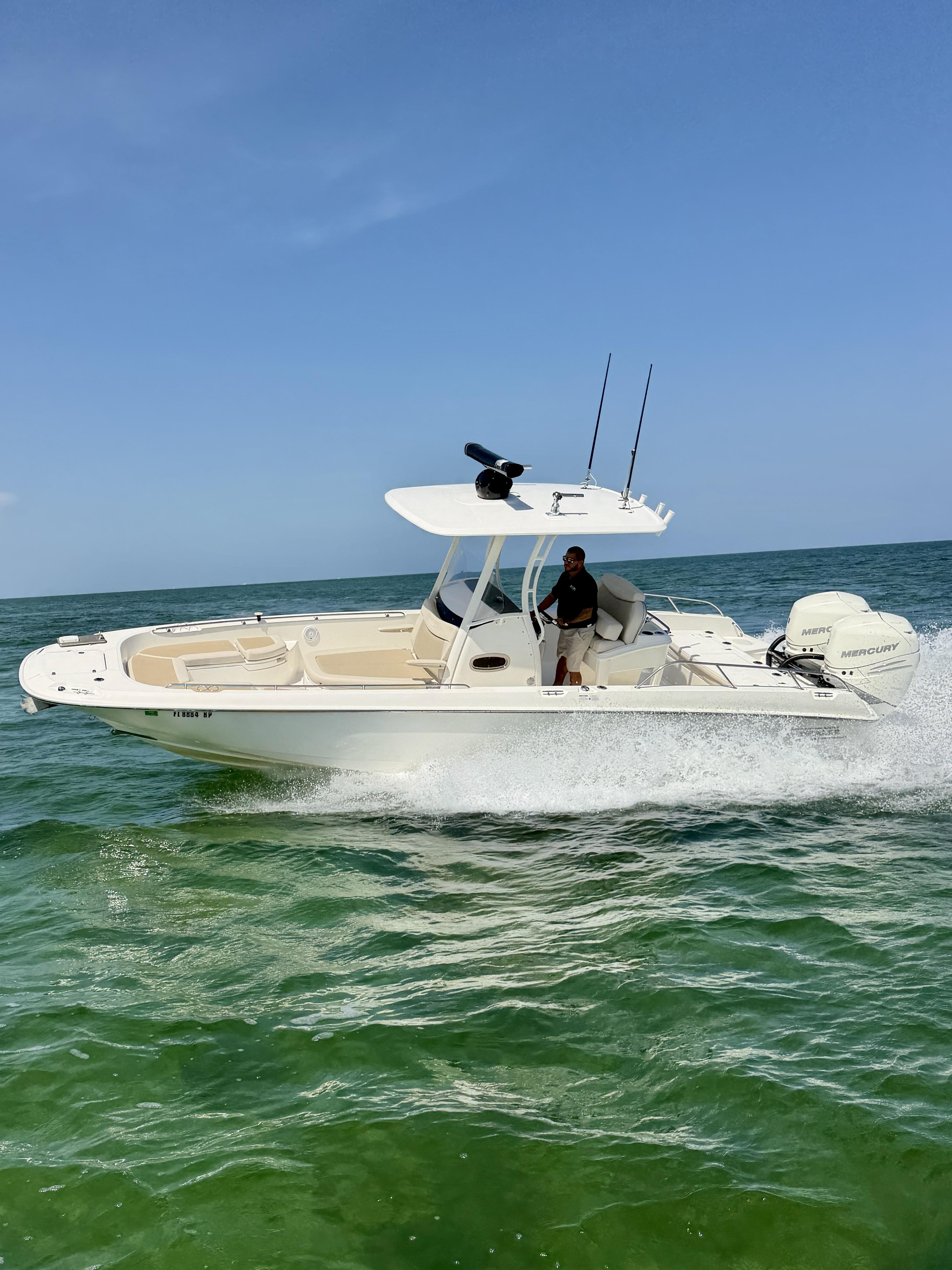 2017 Boston Whaler 270 Dauntless