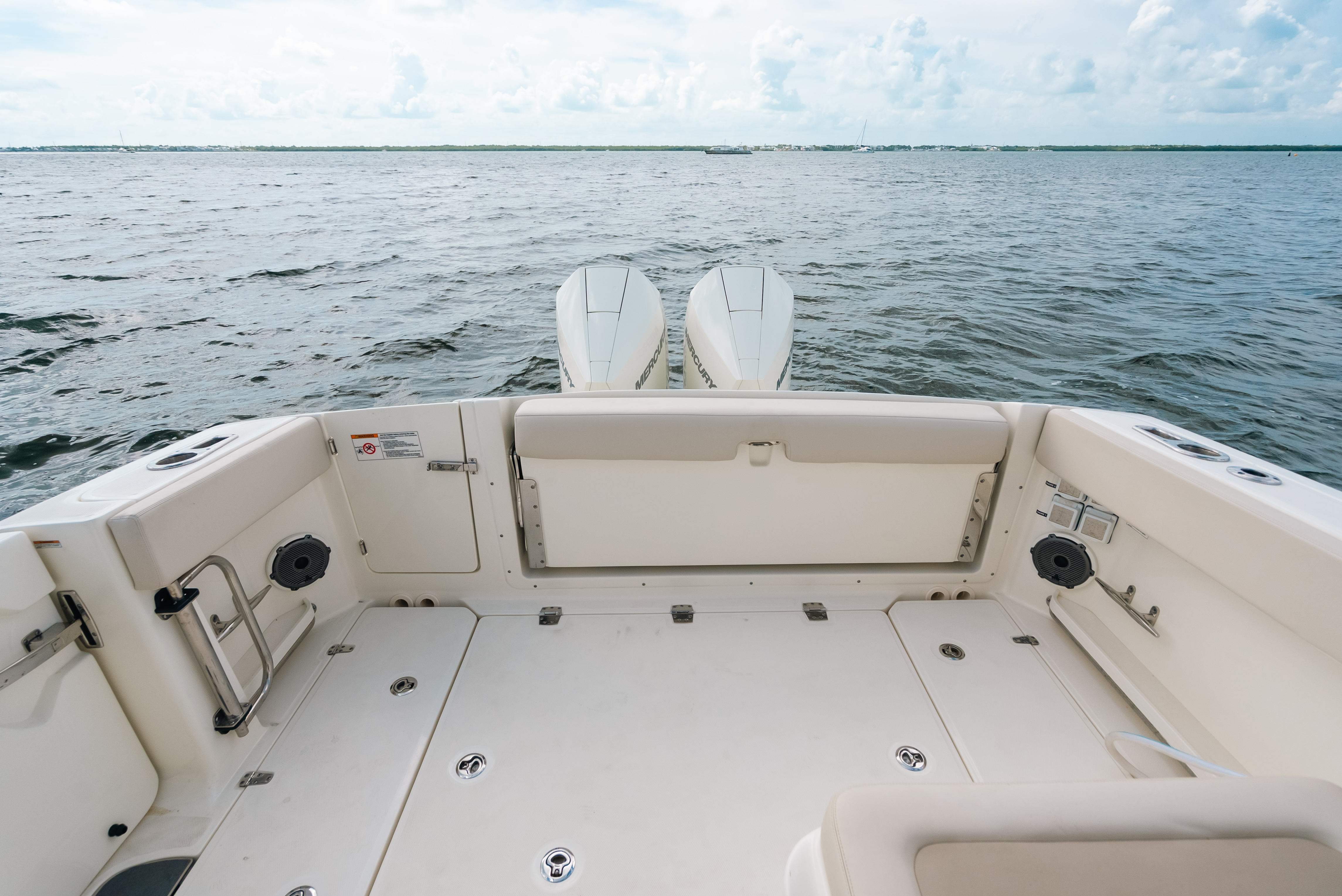 2024 Boston Whaler 320 Vantage