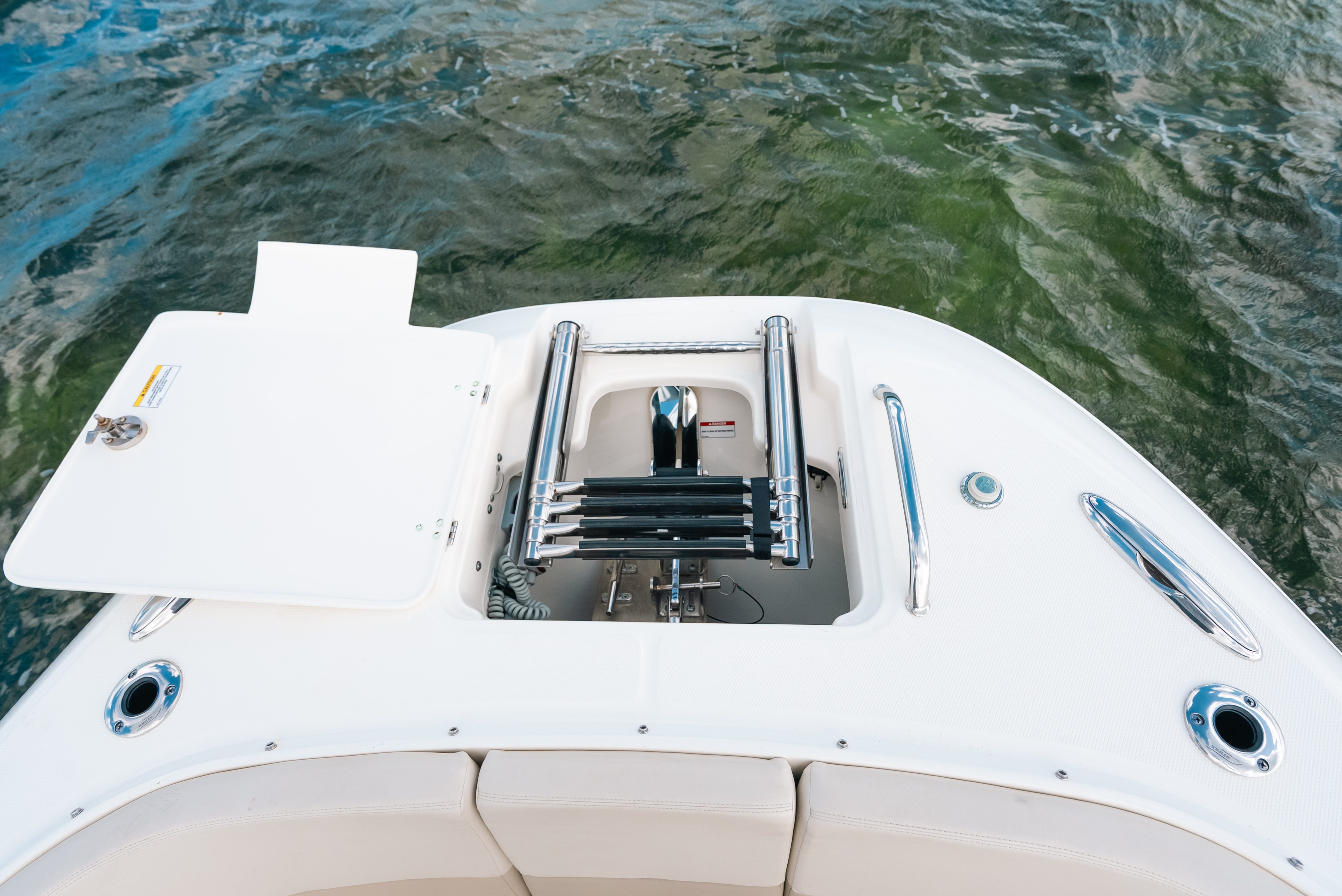 2024 Boston Whaler 320 Vantage
