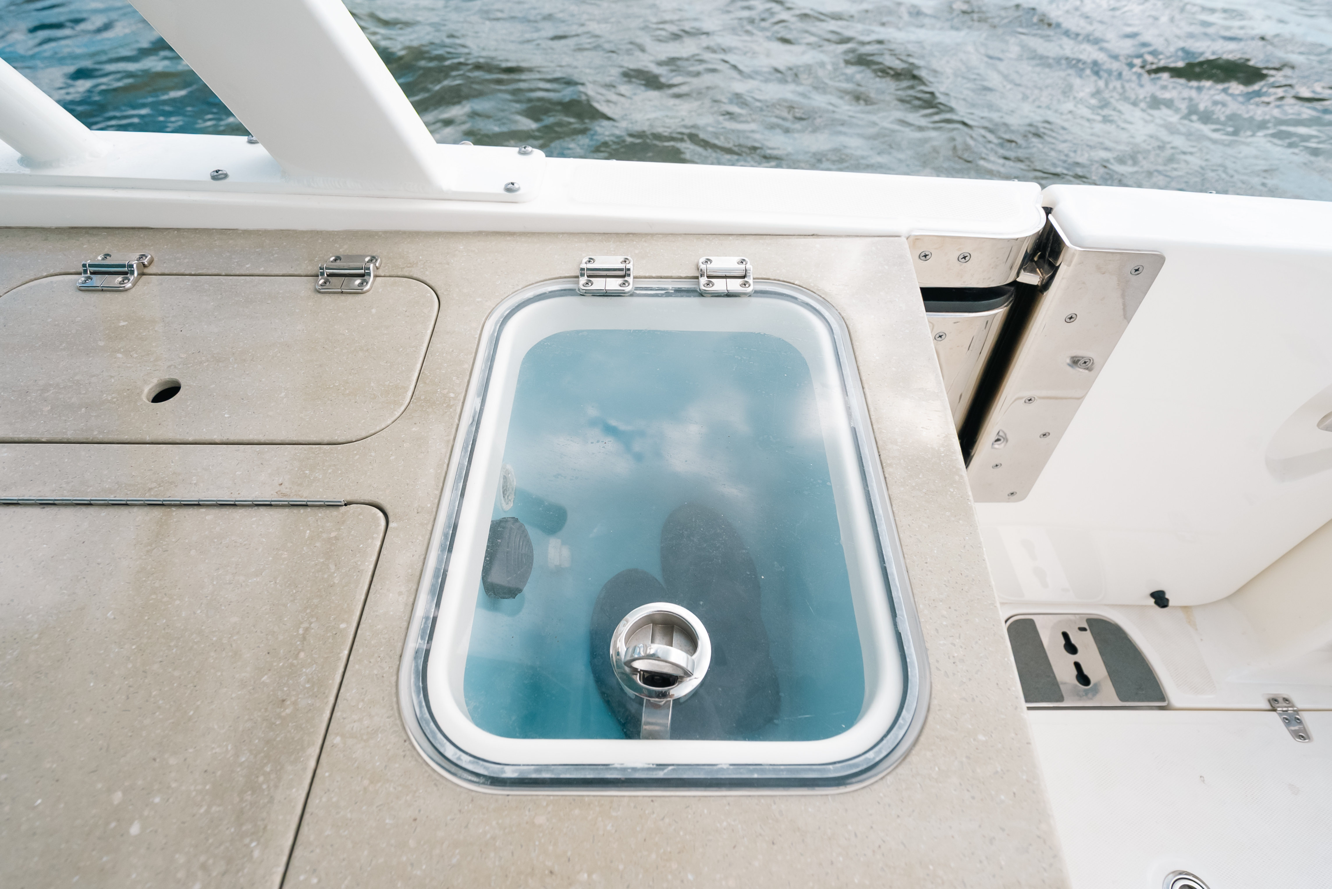 2024 Boston Whaler 320 Vantage