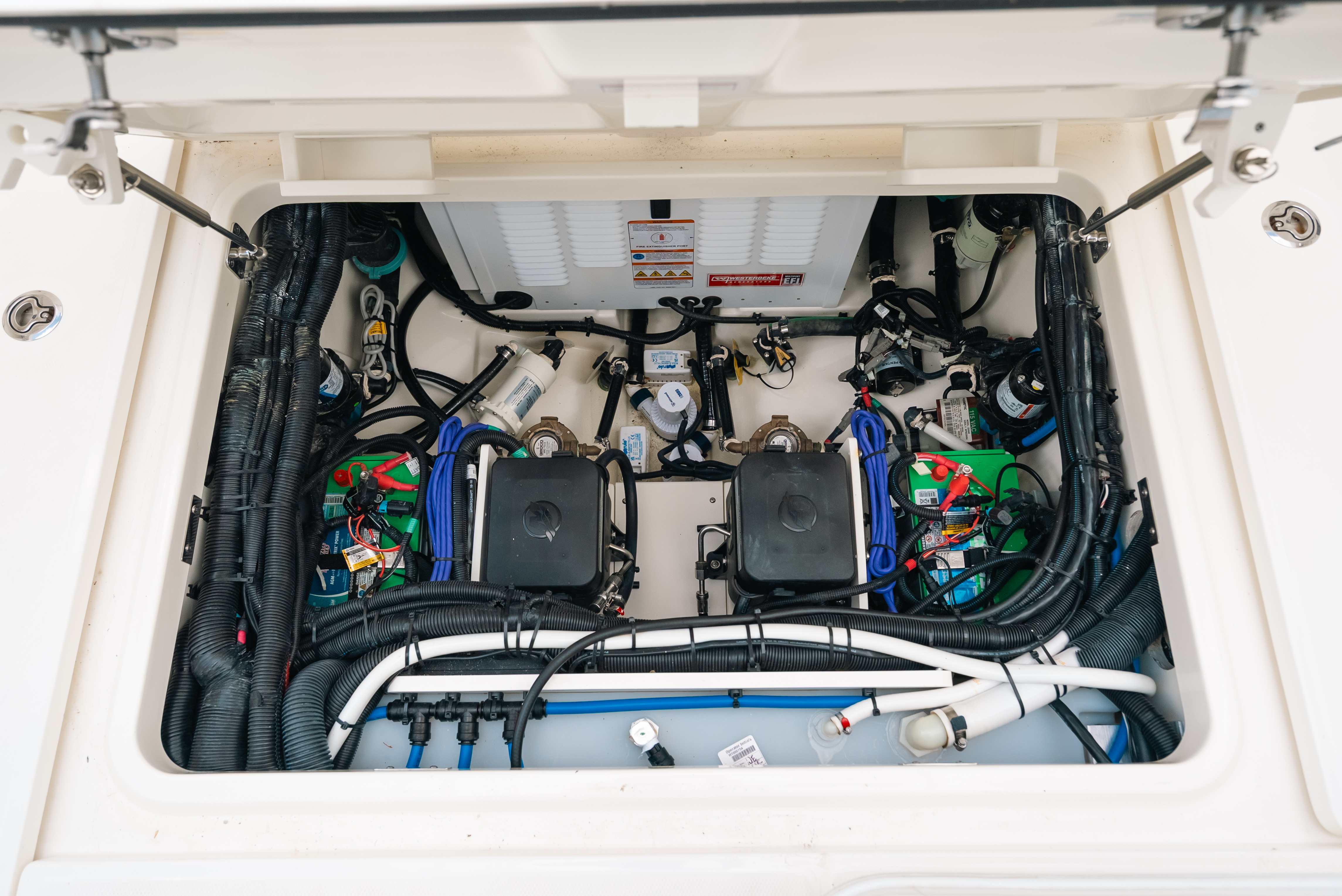 2024 Boston Whaler 320 Vantage