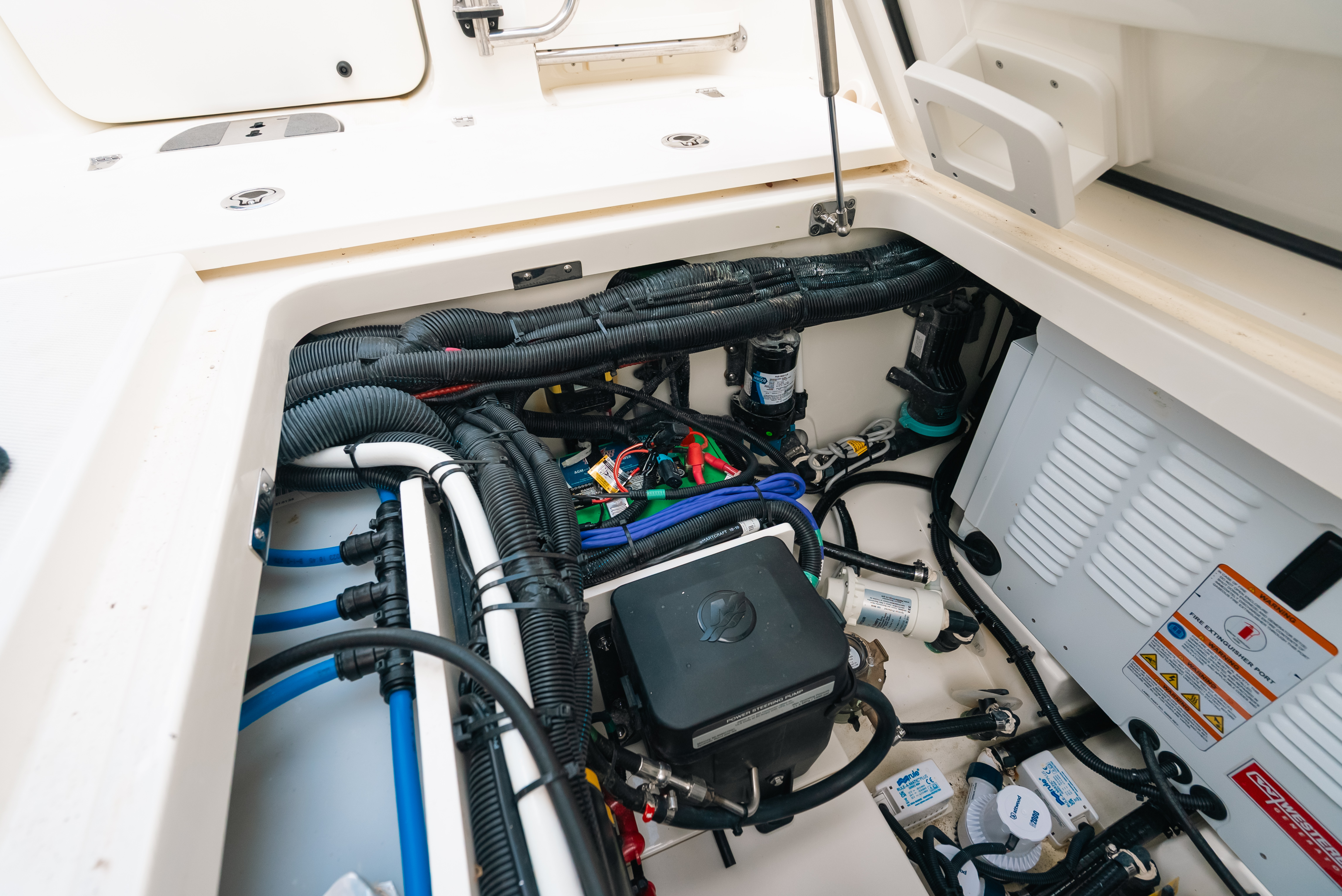 2024 Boston Whaler 320 Vantage
