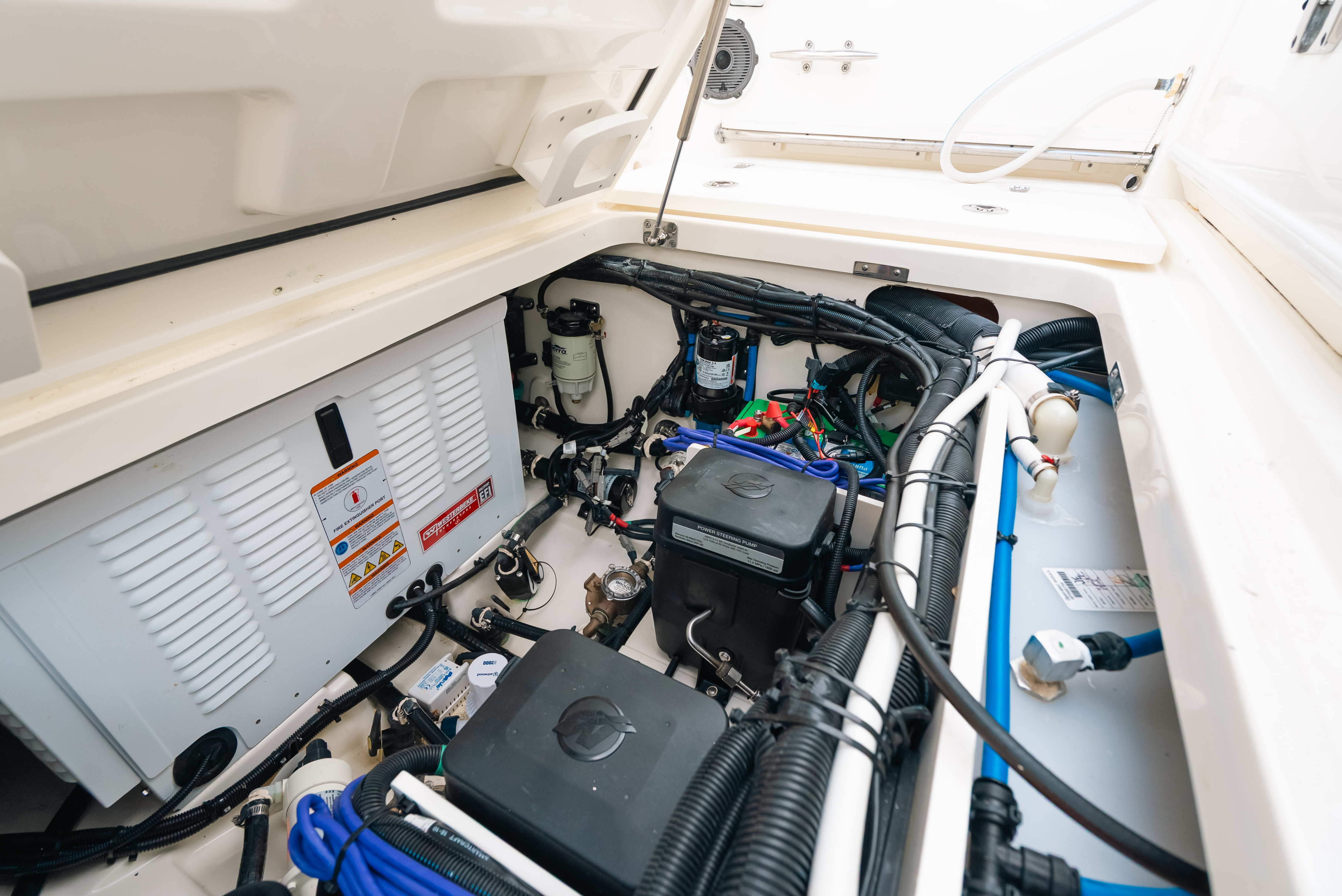 2024 Boston Whaler 320 Vantage