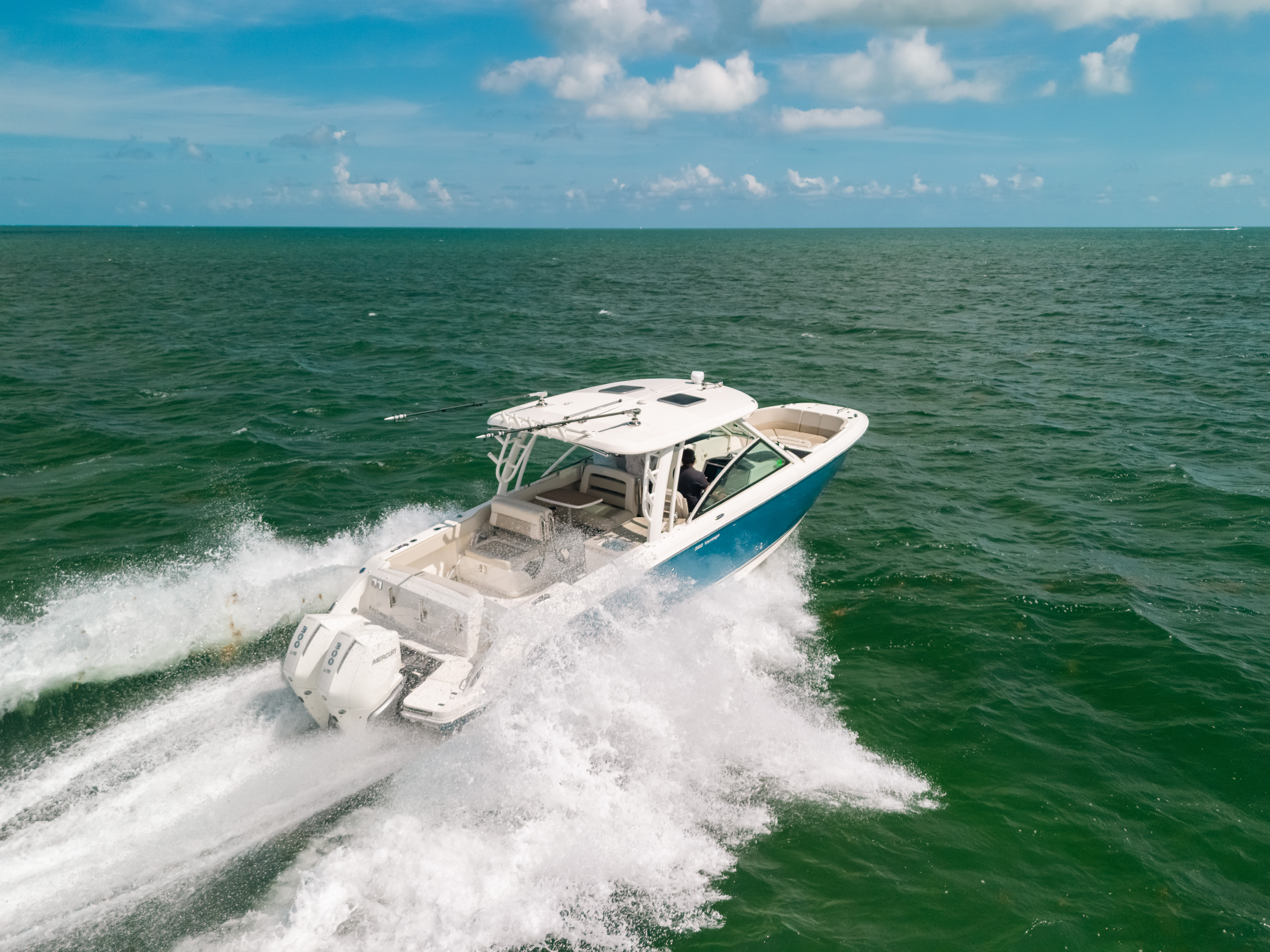 2024 Boston Whaler 320 Vantage
