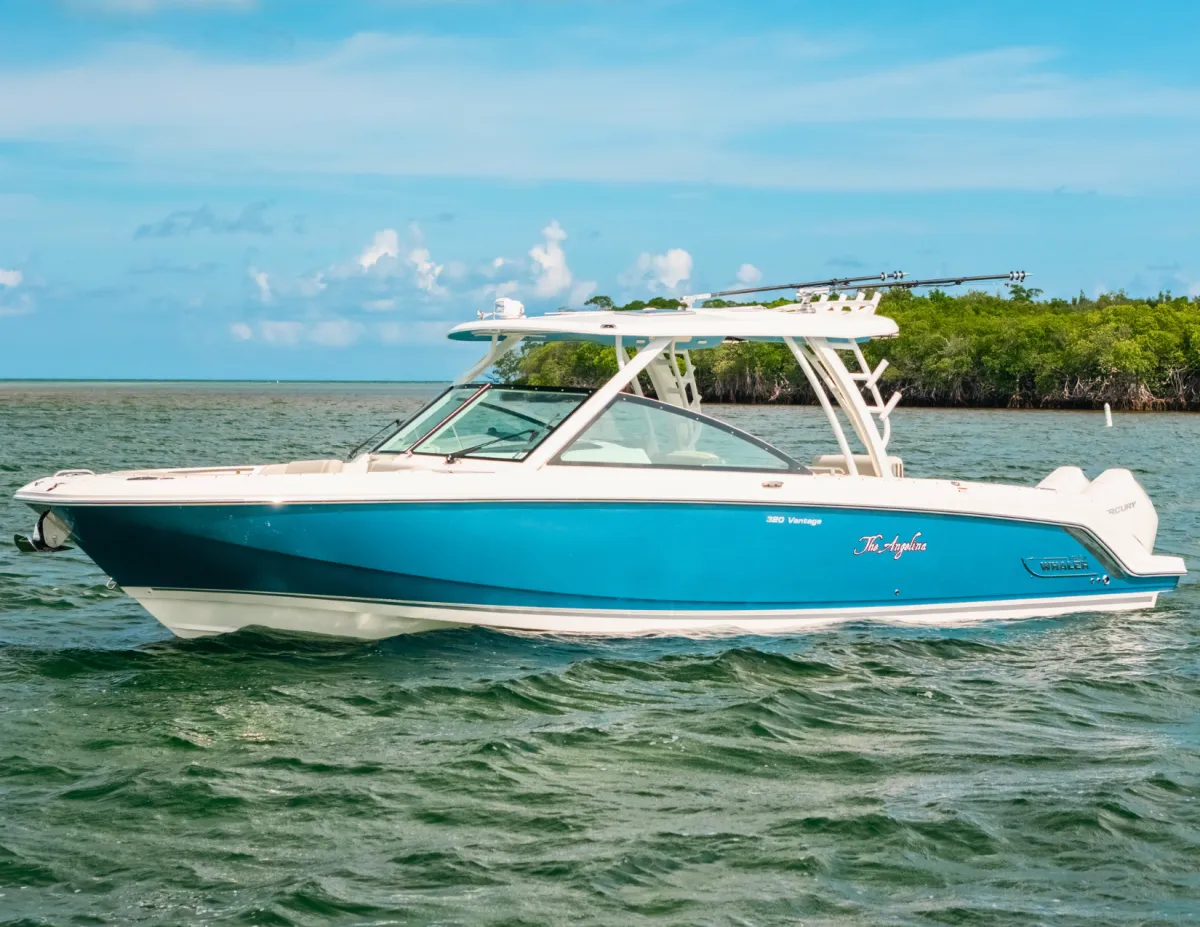 2024 Boston Whaler 320 Vantage