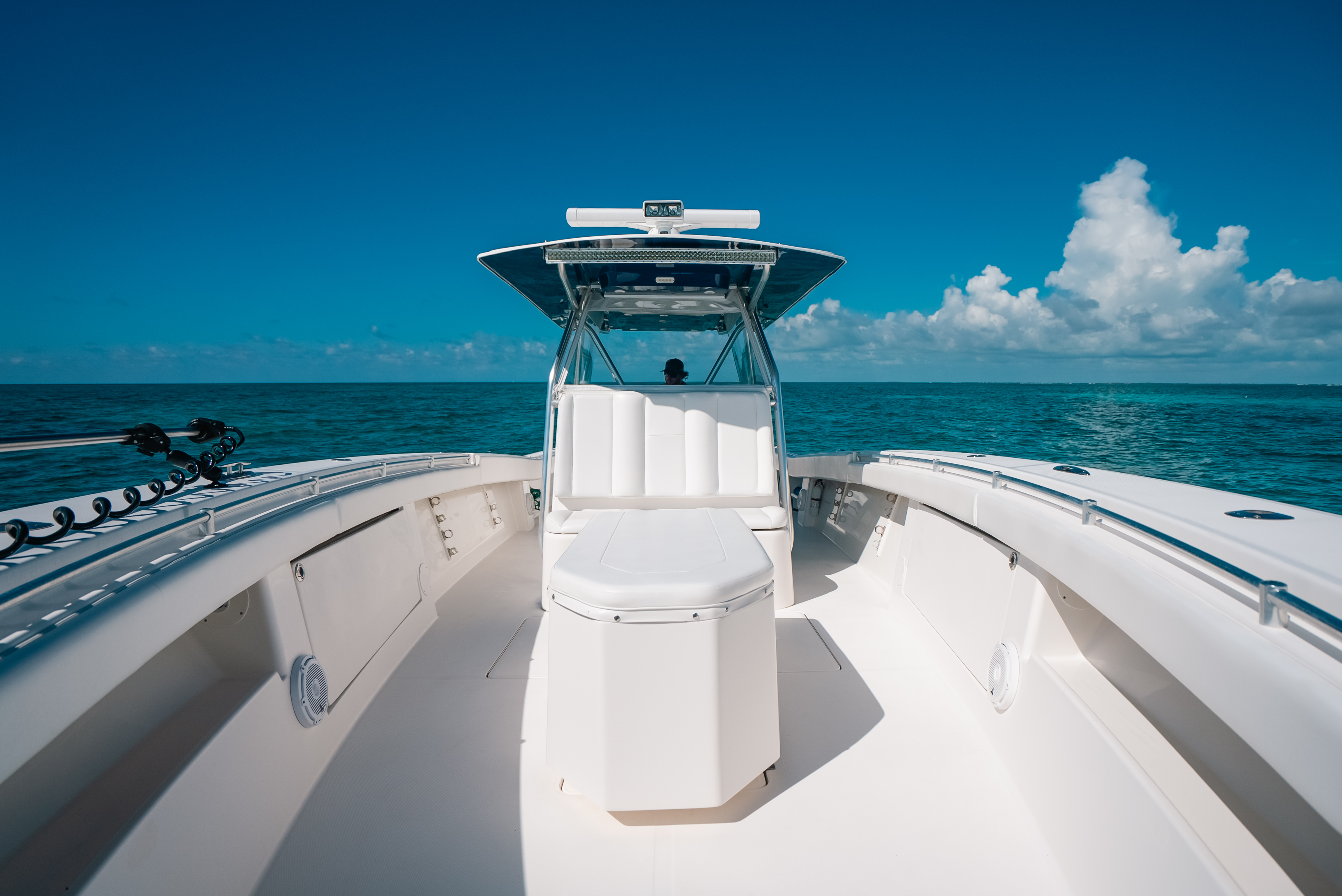 2013 Invincible 42 