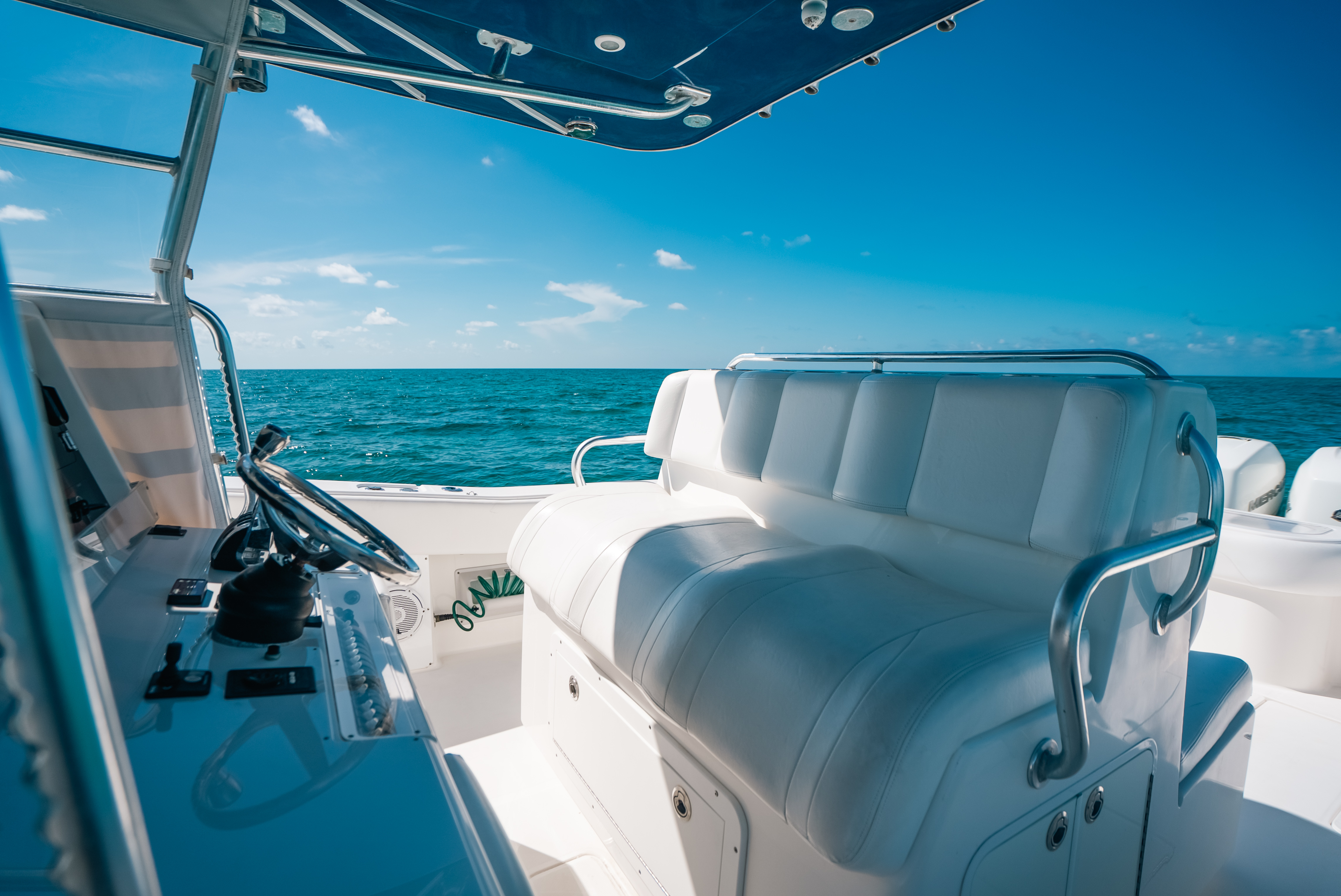 2013 Invincible 42 