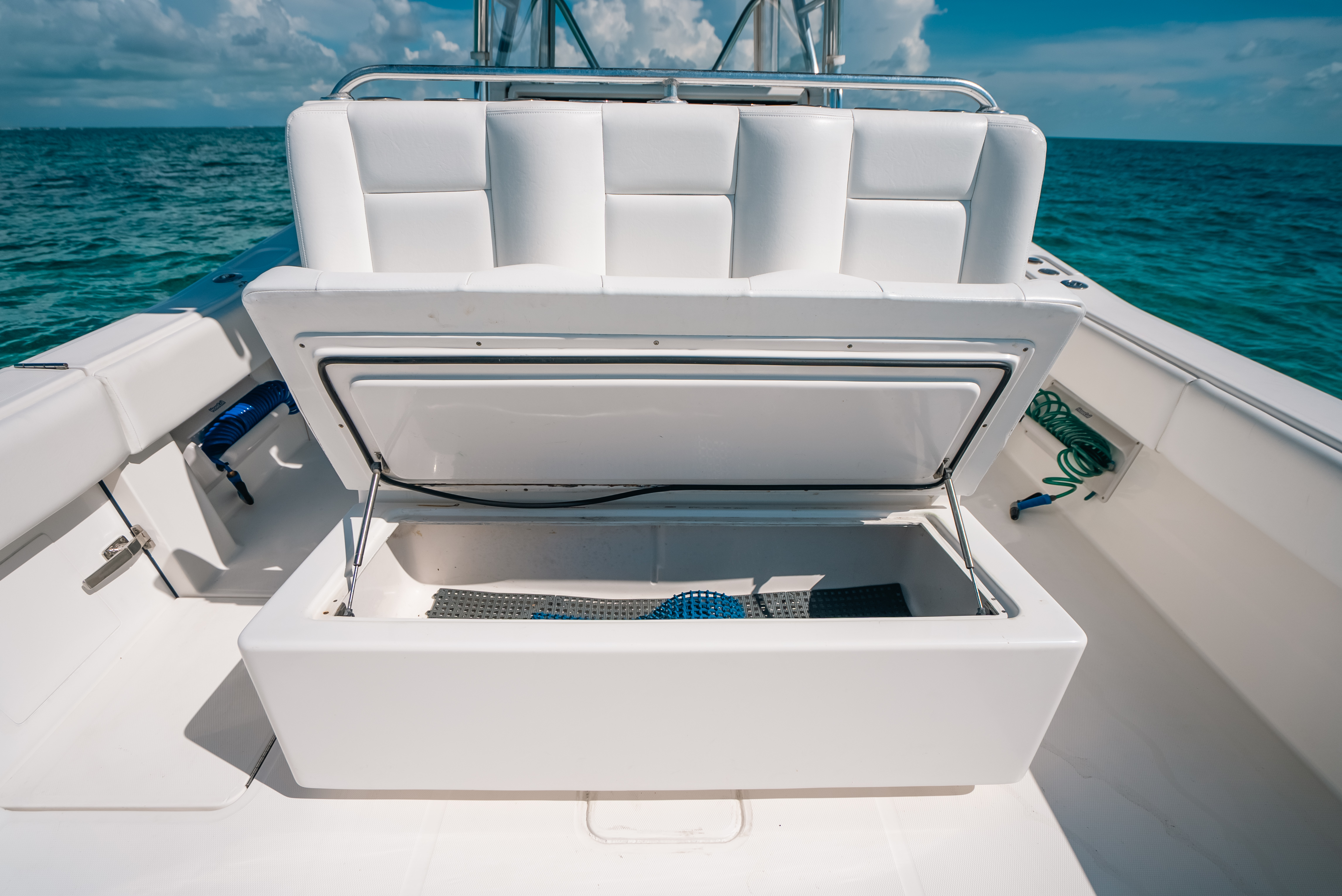 2013 Invincible 42 