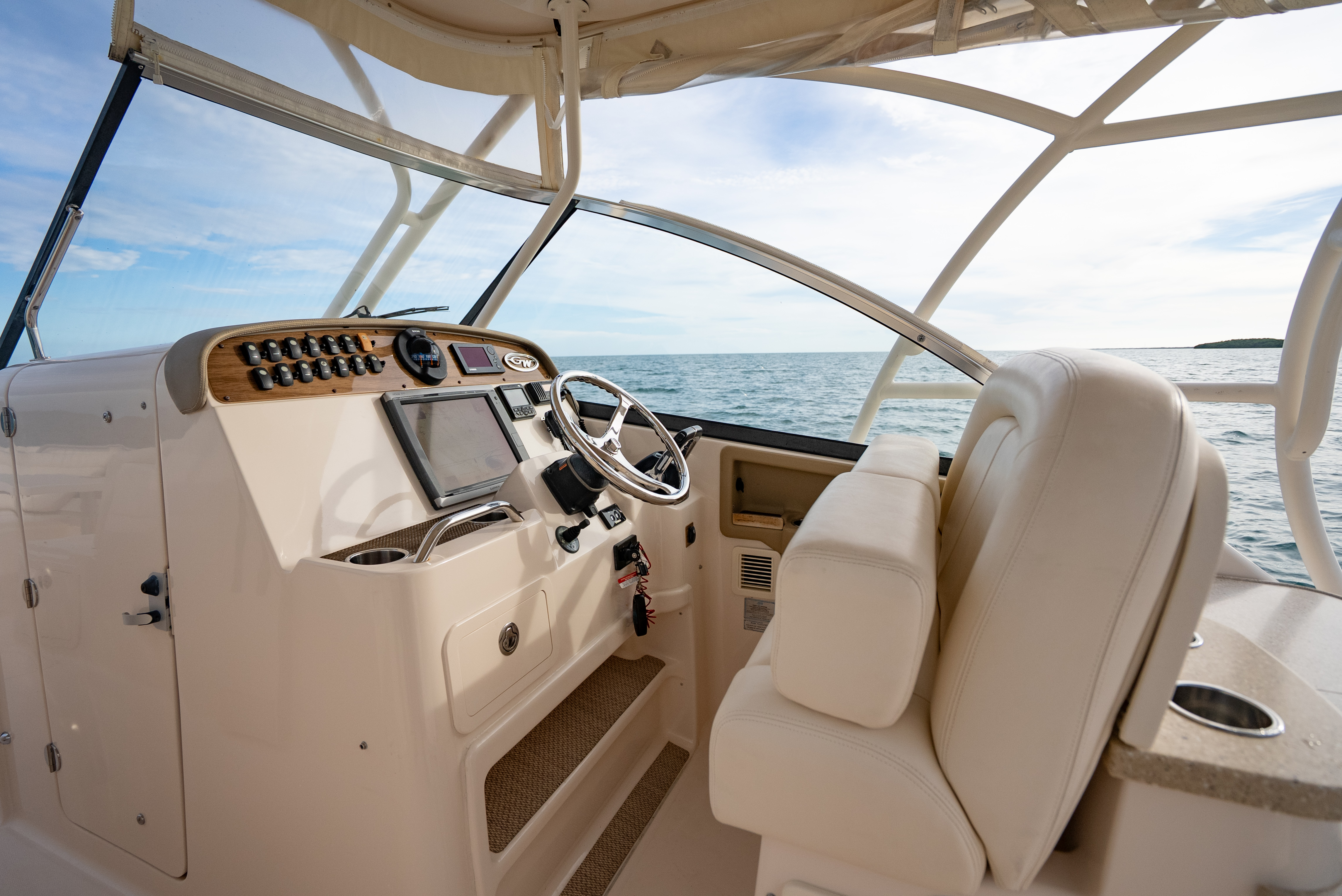 2015 Grady White Freedom 335