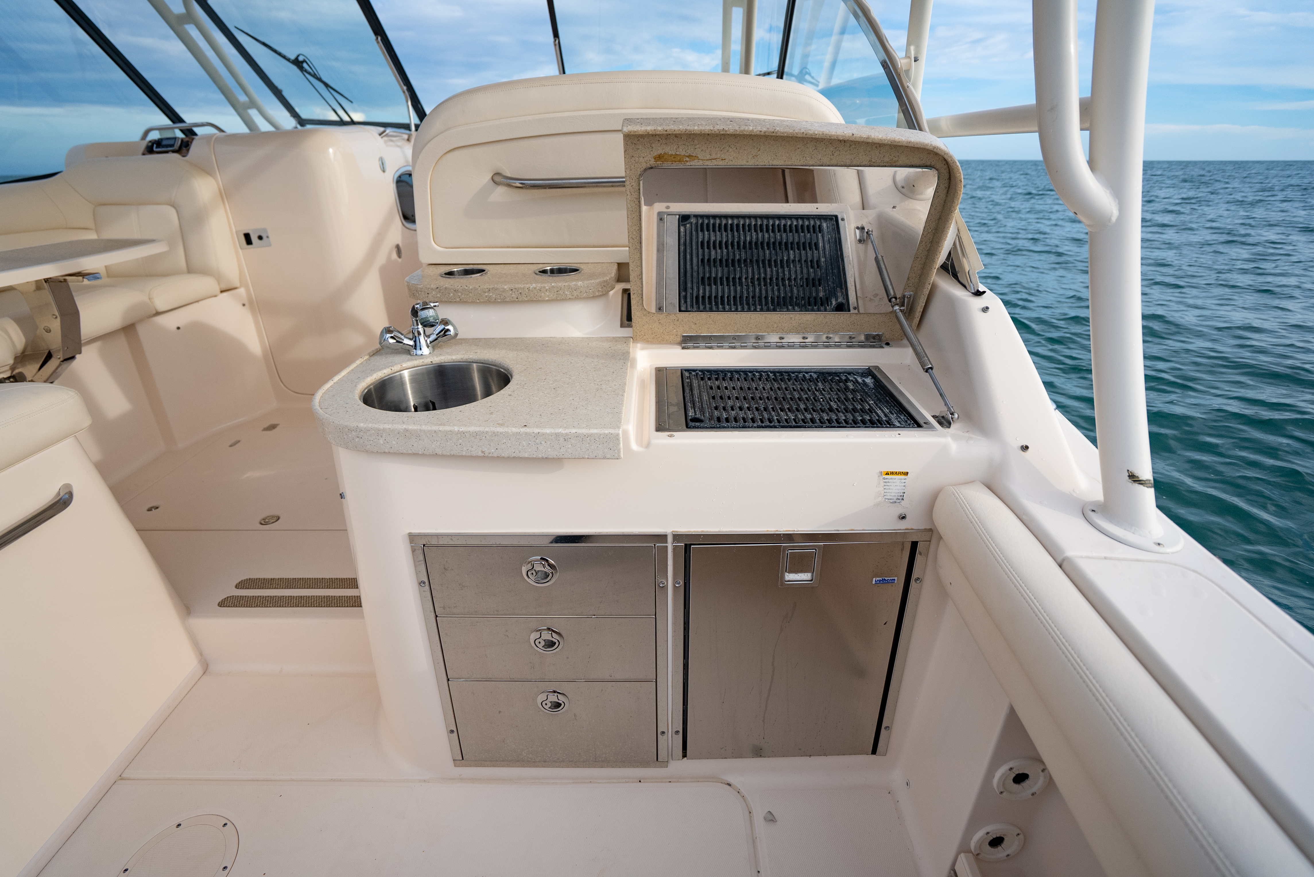 2015 Grady White Freedom 335