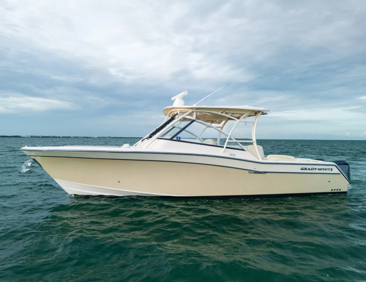 2015 Grady White Freedom 335