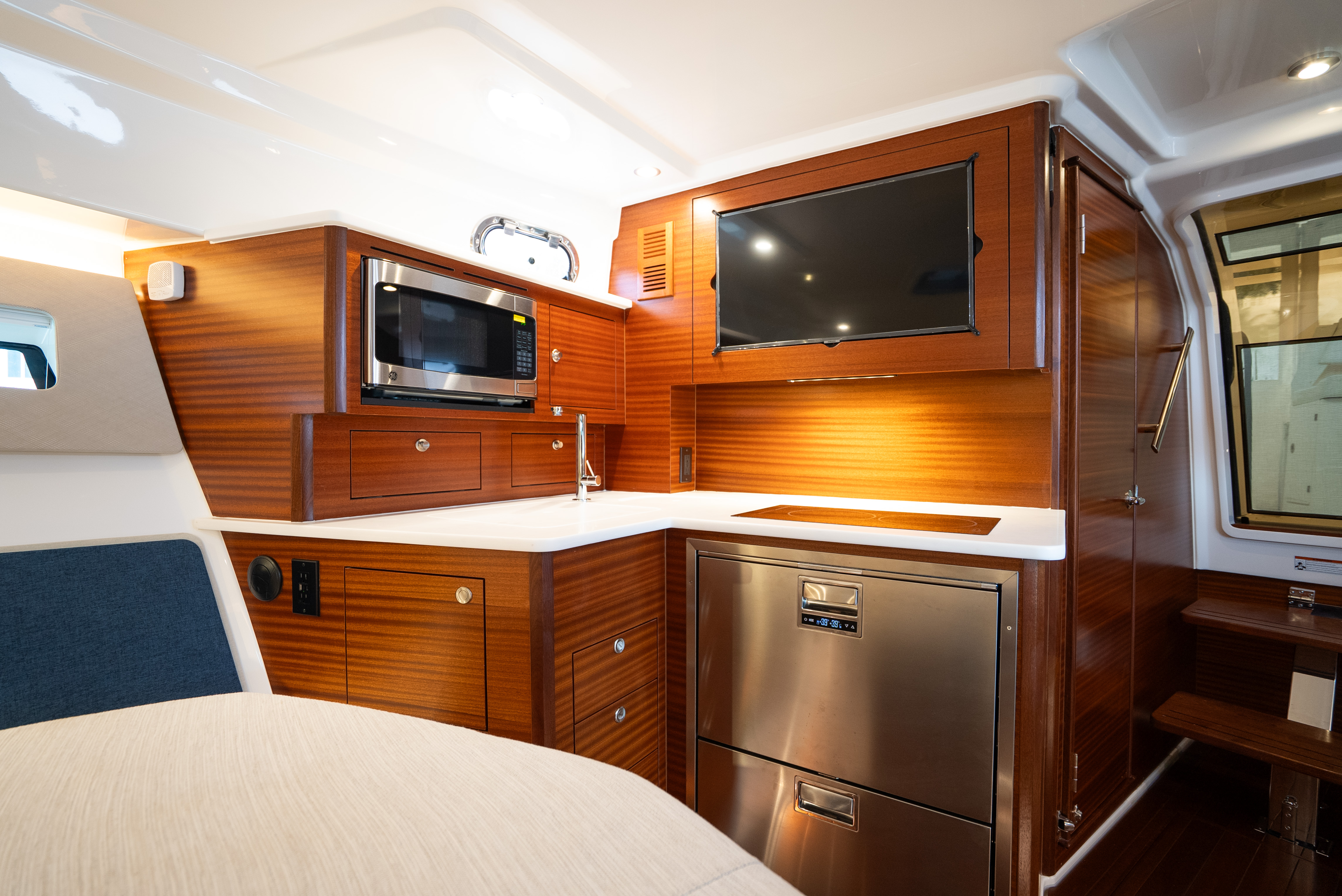 2025 Pursuit OS 405 Offshore