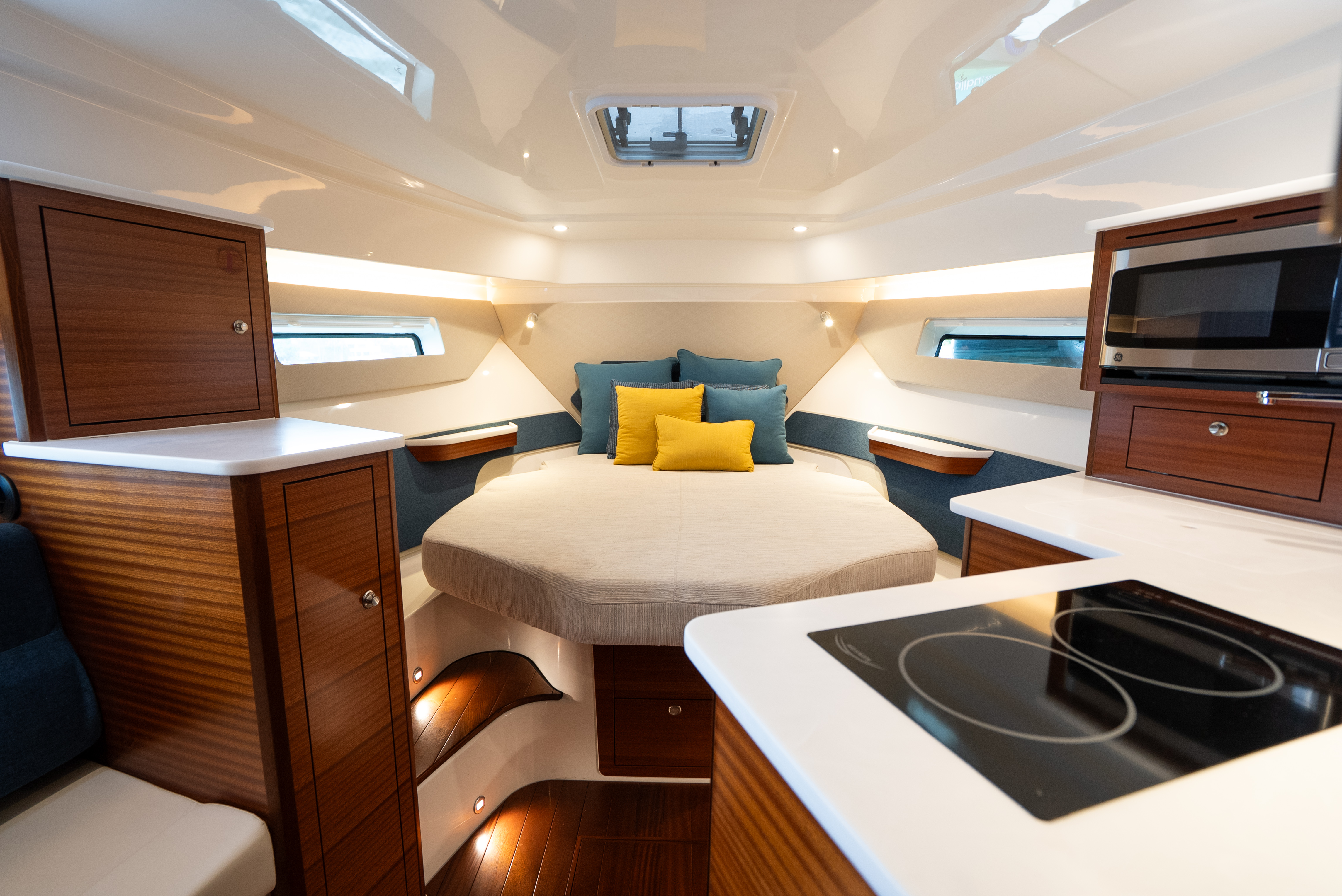 2025 Pursuit OS 405 Offshore