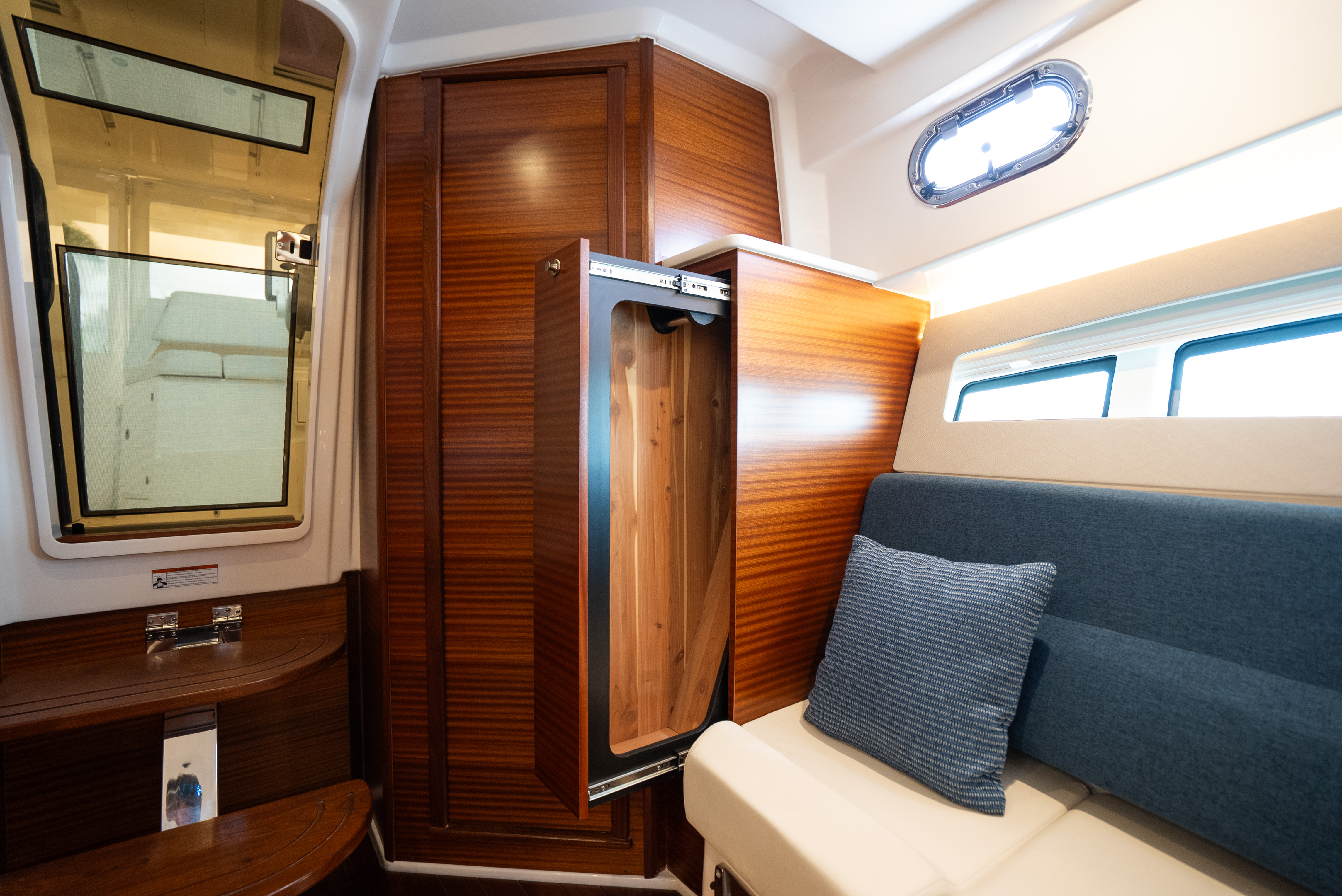2025 Pursuit OS 405 Offshore