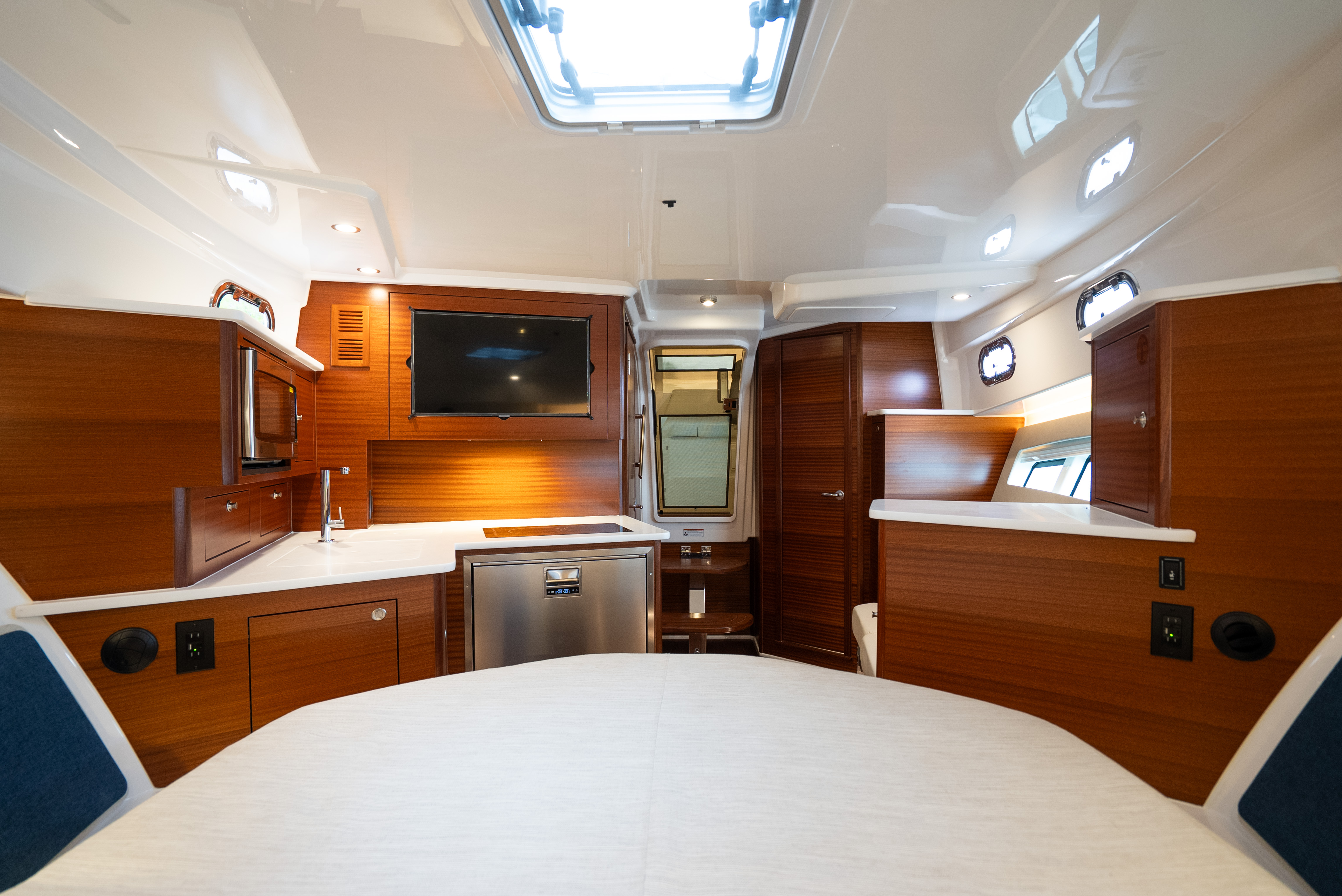 2025 Pursuit OS 405 Offshore