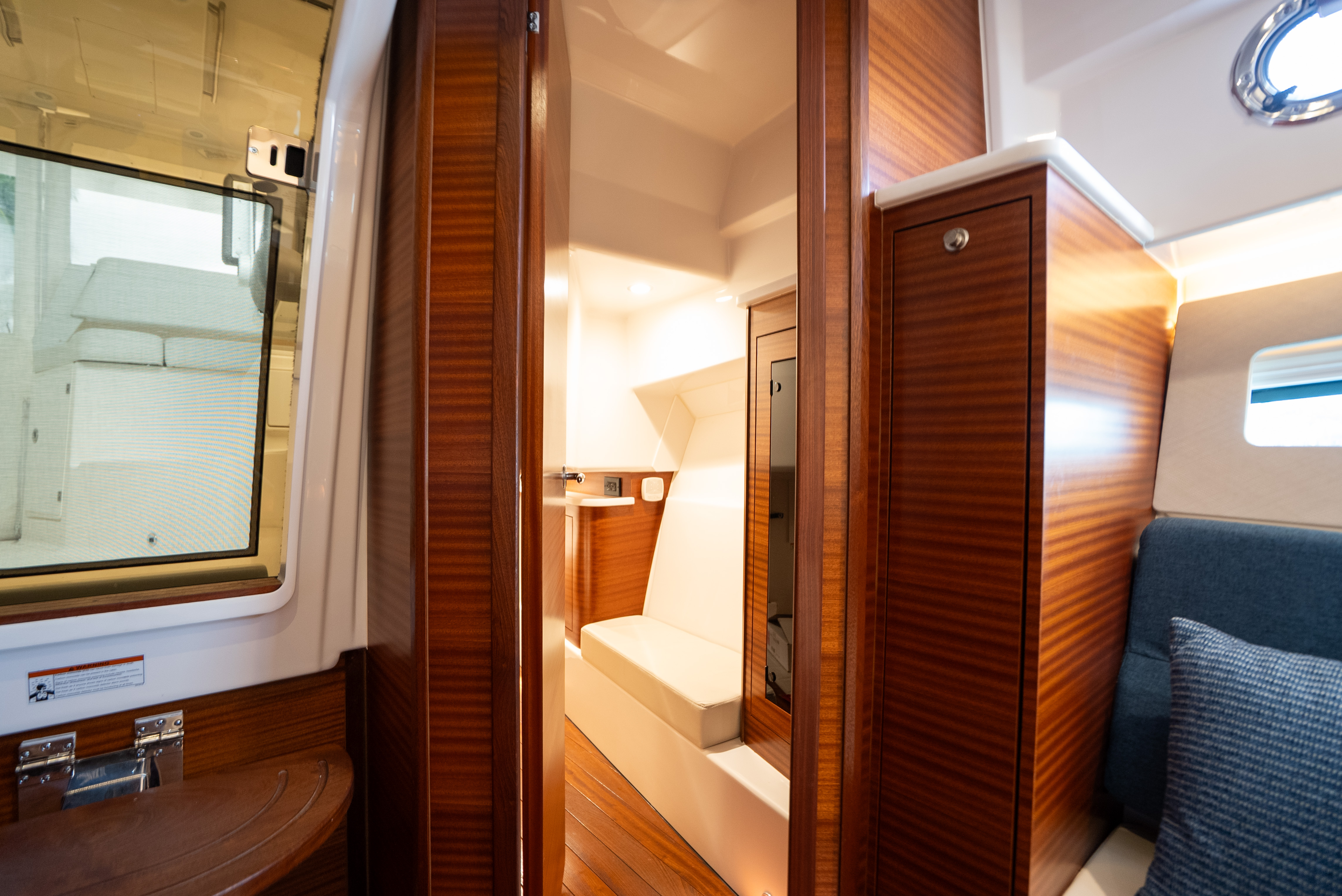 2025 Pursuit OS 405 Offshore