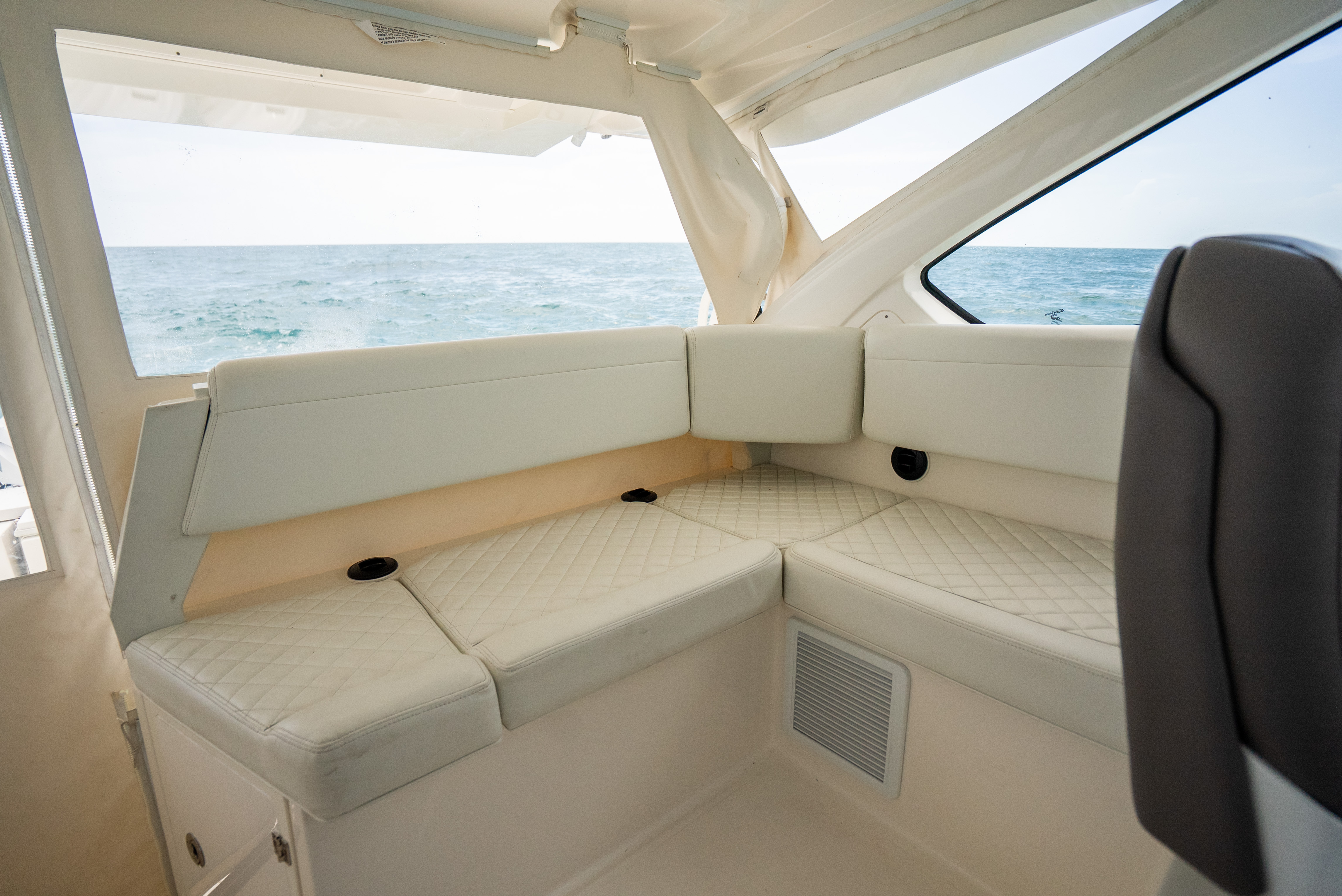 2025 Pursuit OS 405 Offshore