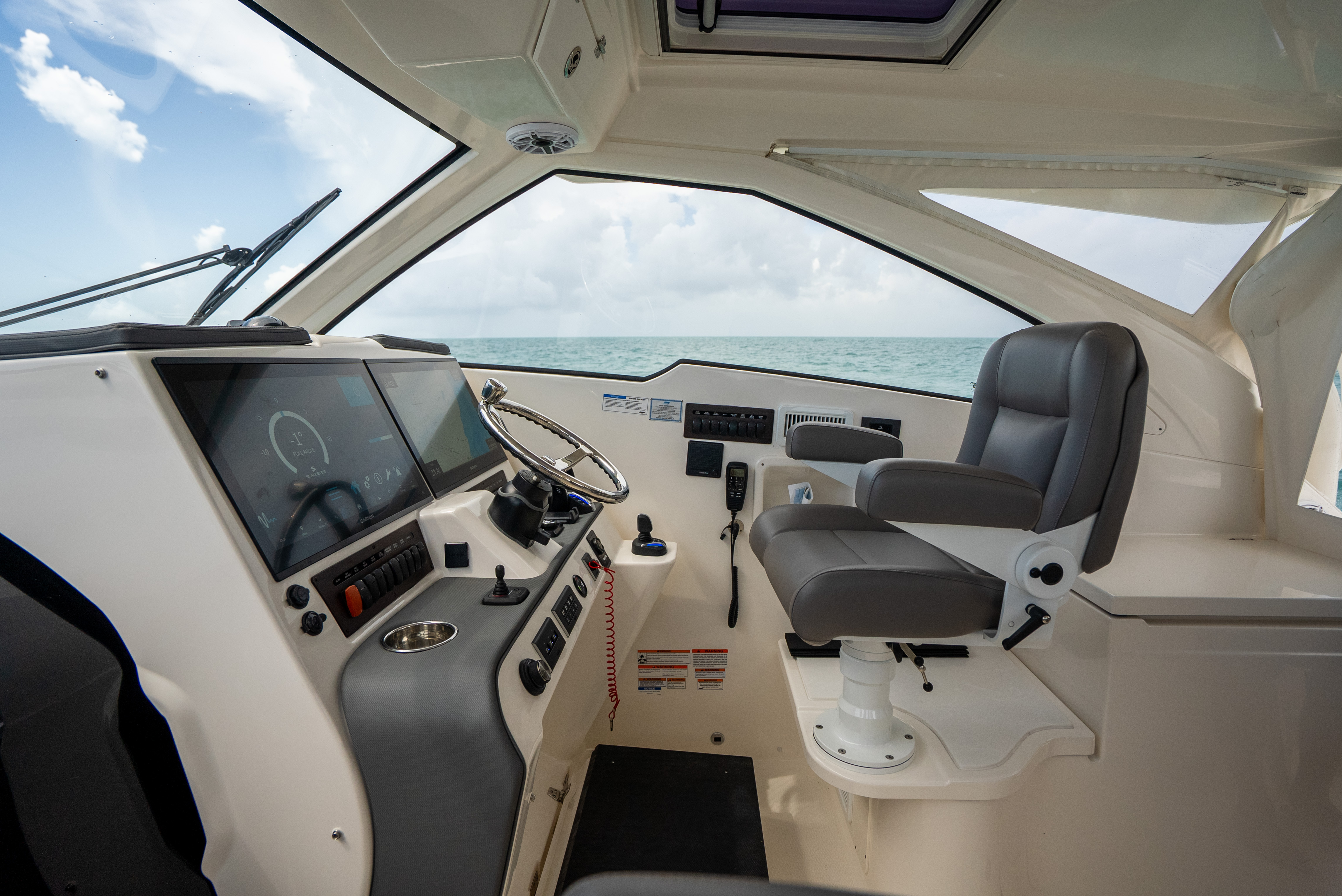 2025 Pursuit OS 405 Offshore