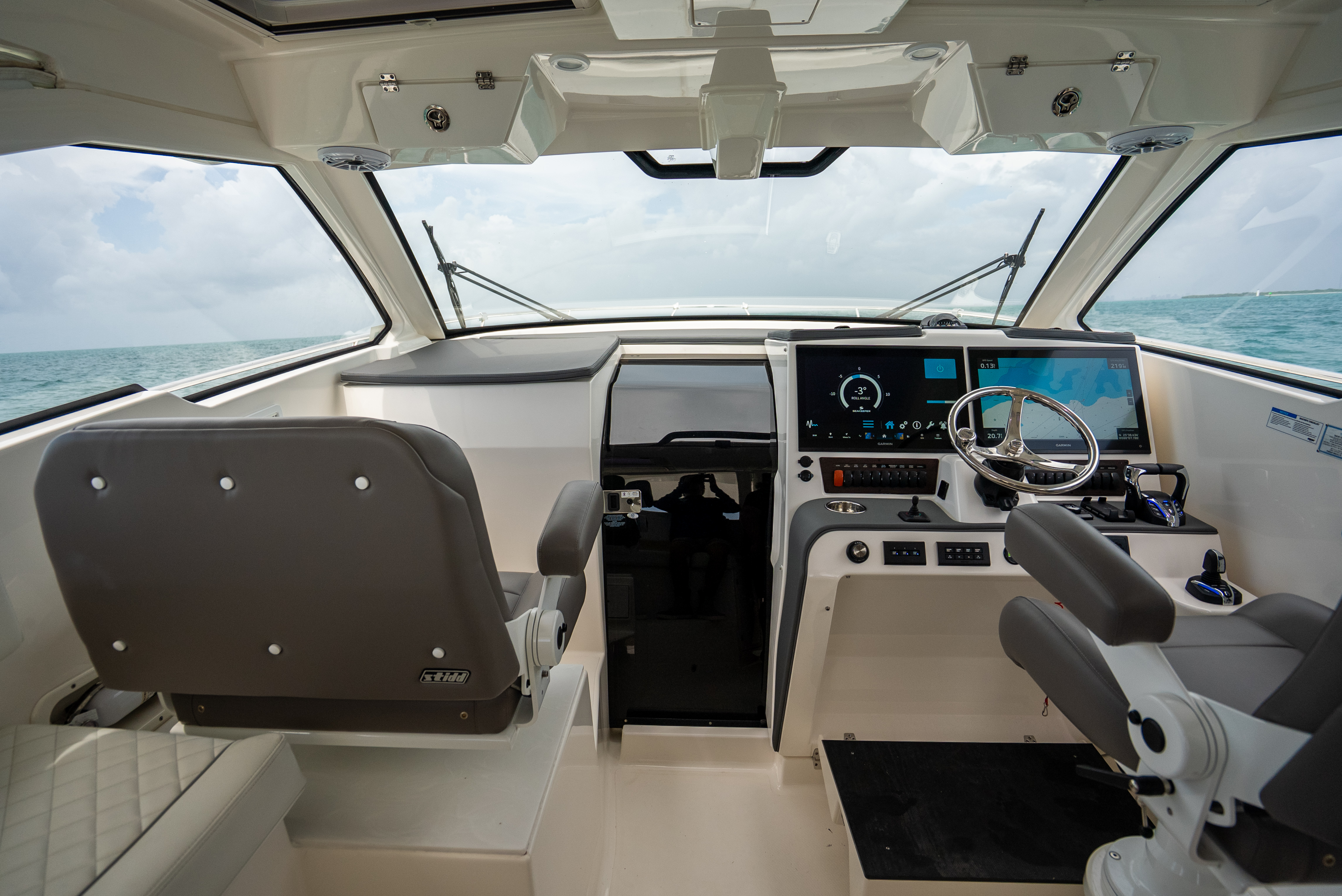 2025 Pursuit OS 405 Offshore