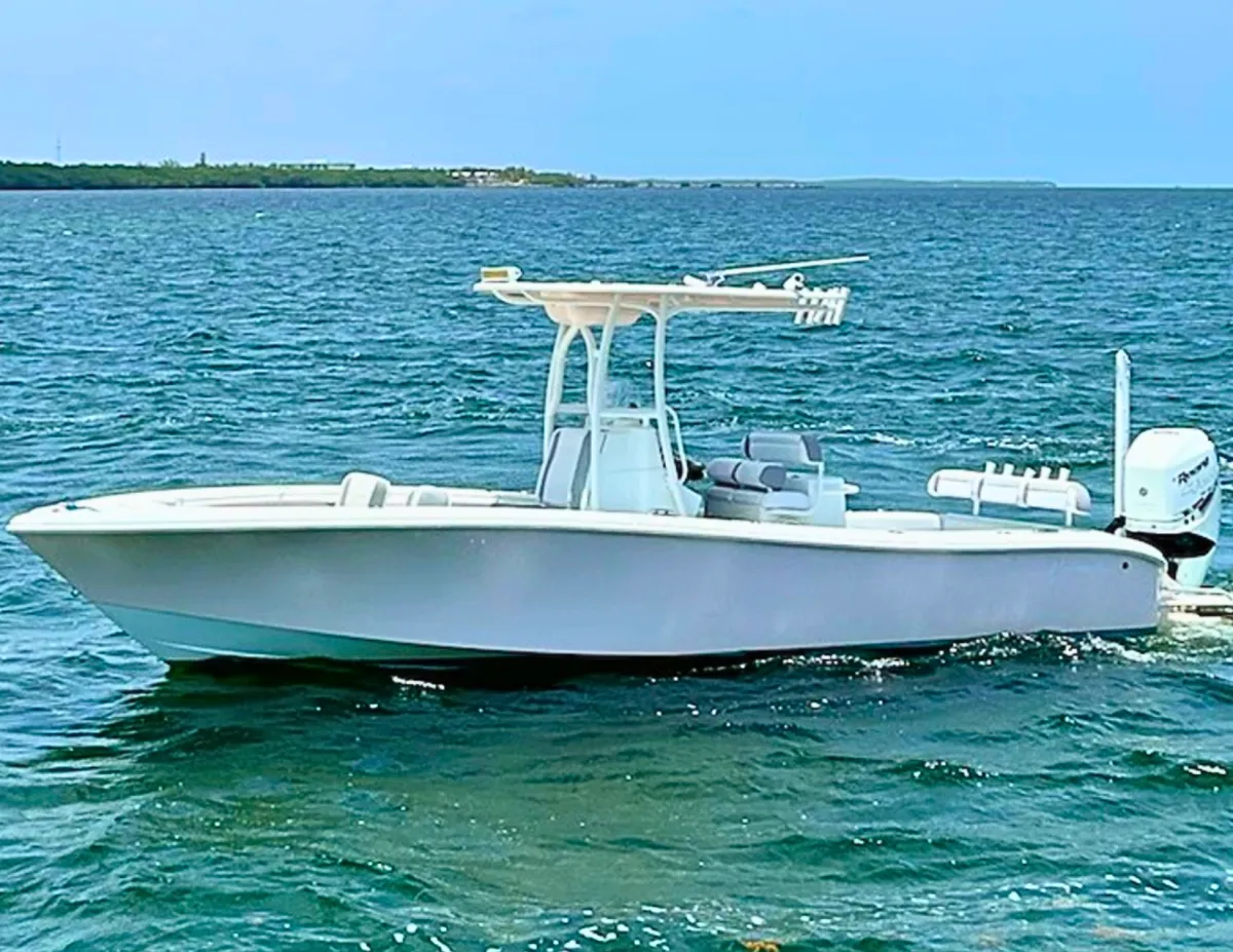 2018 Yellowfin 26 Hybrid