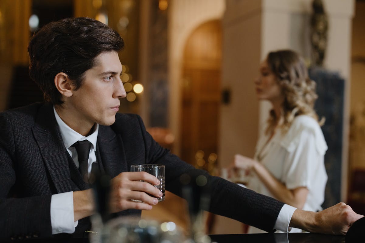 Why Smart Men Are Worse at Talking to Women Than Average Guys