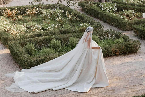 How to Choose Your Wedding Photographer: 15 Things Every Couple Should Know
