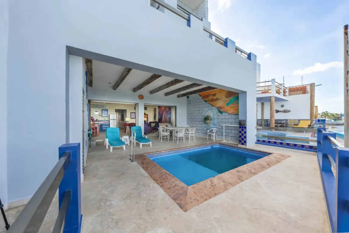 Levels 1 & 2 - 4 Bedrooms/4 Bathrooms