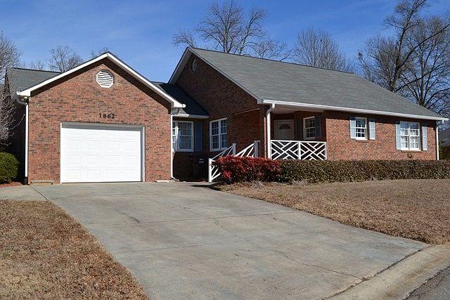 Rock Hill Concrete builds and installs Driveway