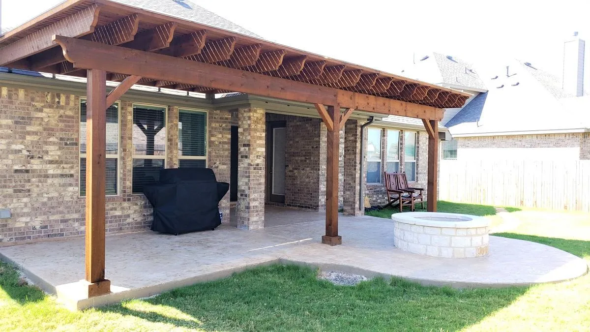 Dallas Concrete Pros builds and installs Driveway