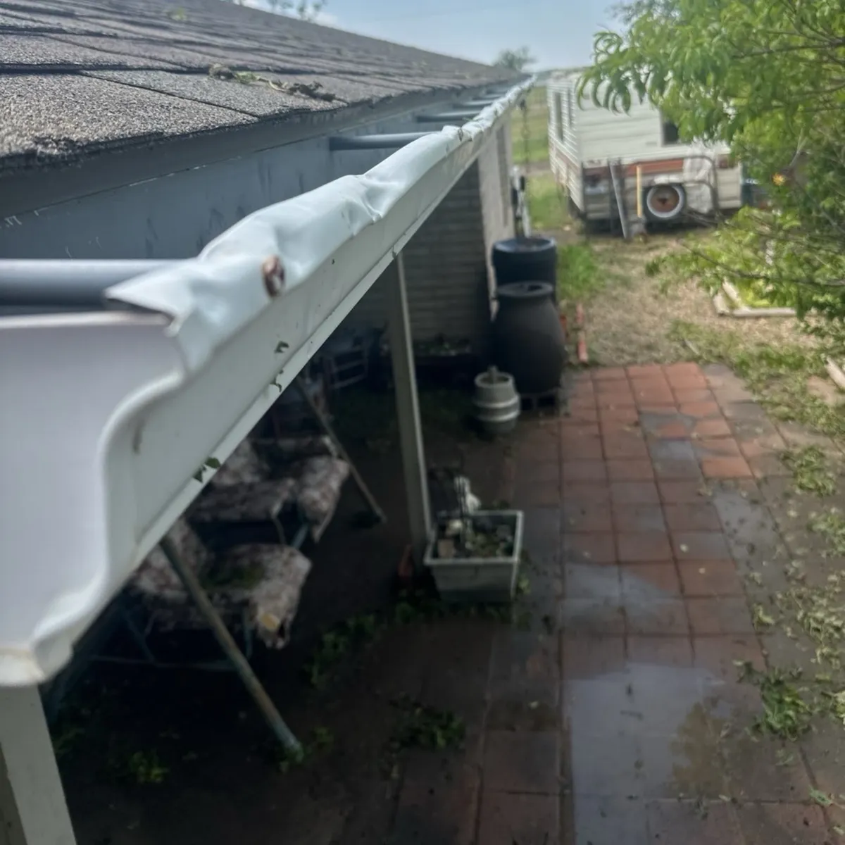 Oklahoma Seamless Gutter Run Along Home Exterior