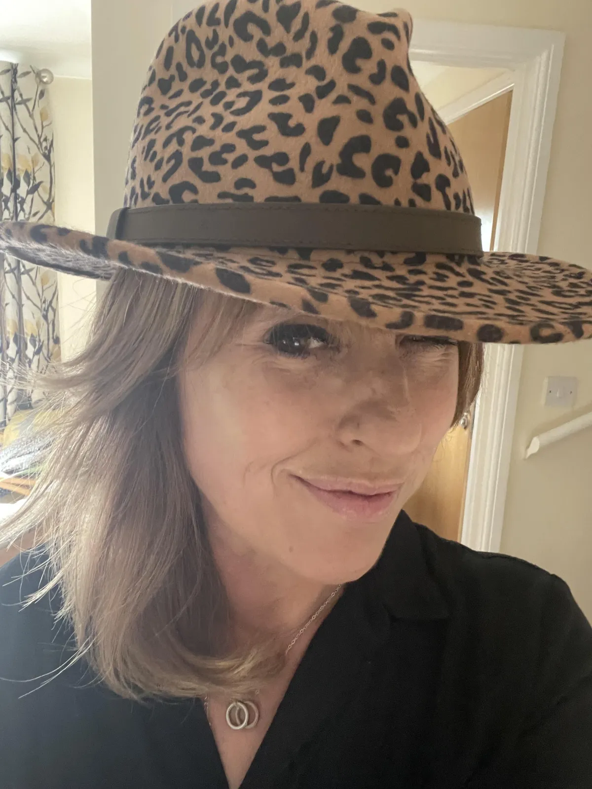 Episode 10 Field notes from the swamp; What Modern Dating Really Looks Like