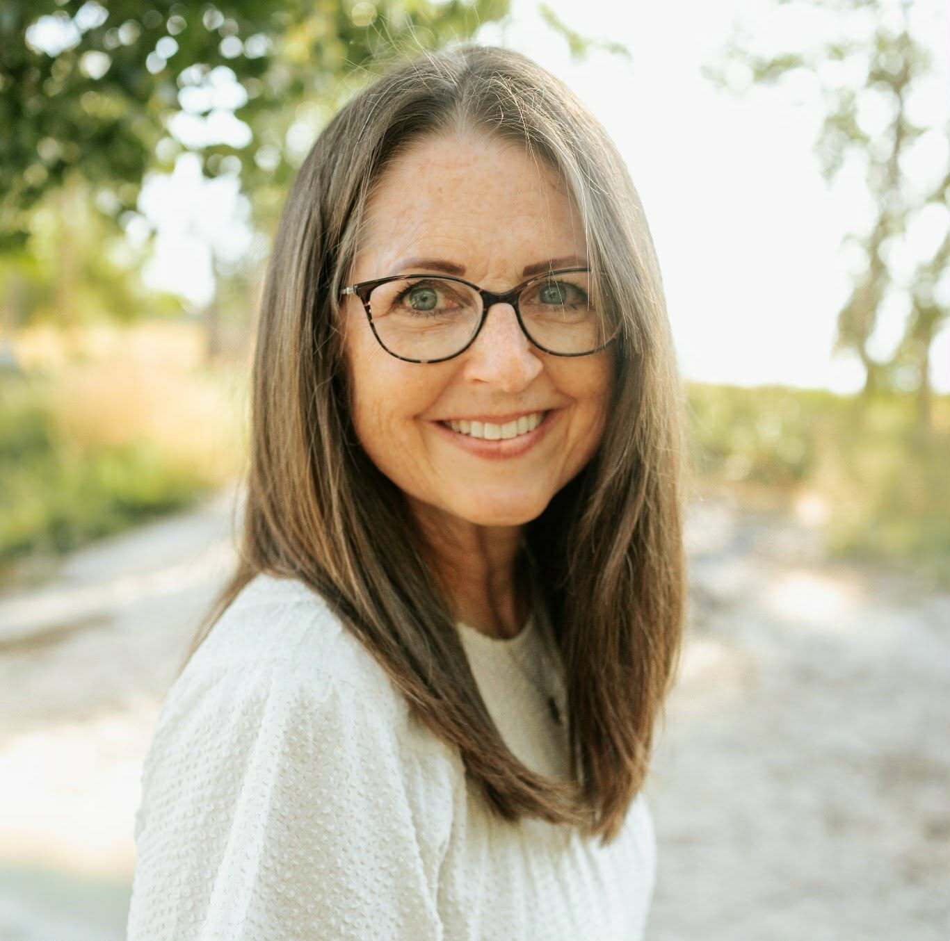 Elena R.