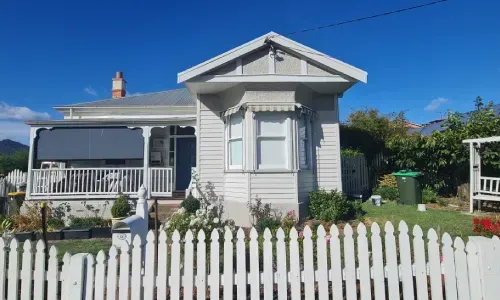 Exterior House View Painting Devonport
