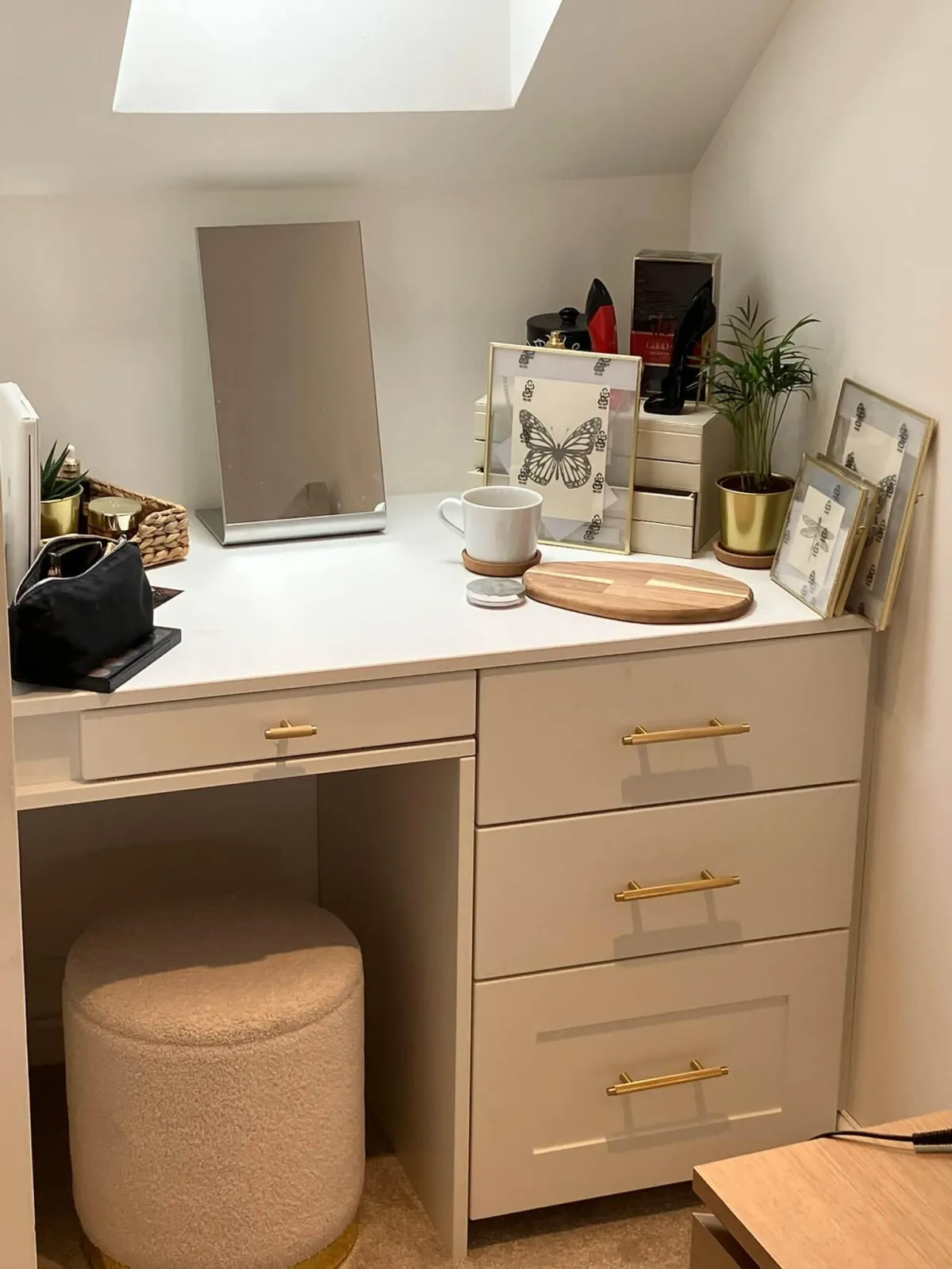 Custom built dressing table with storage drawers - handcrafted bedroom furniture by JAX Bespoke Yorkshire