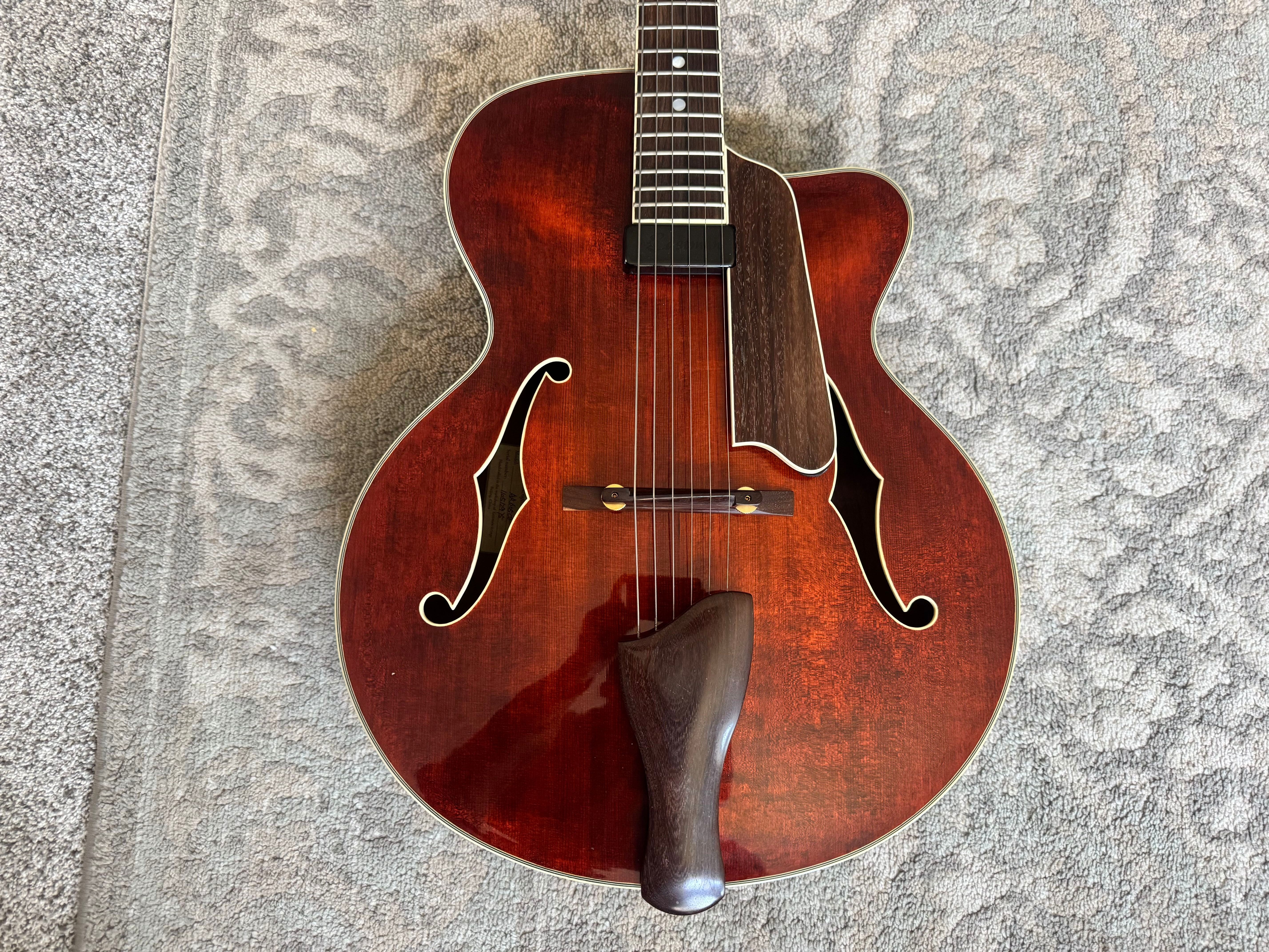 Heritage Sweet 16 Jazz Archtop Guitar