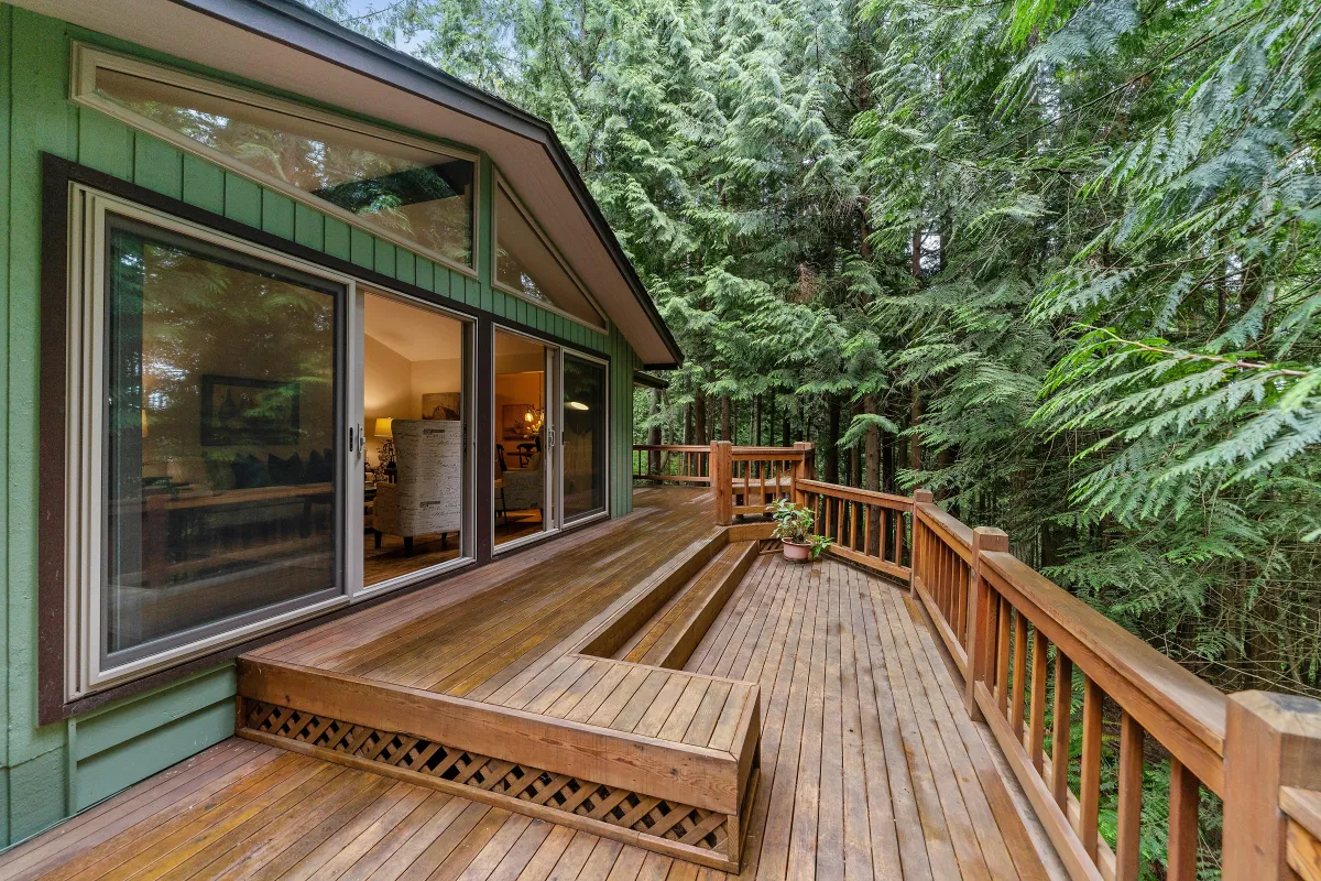 Gastonia Deck